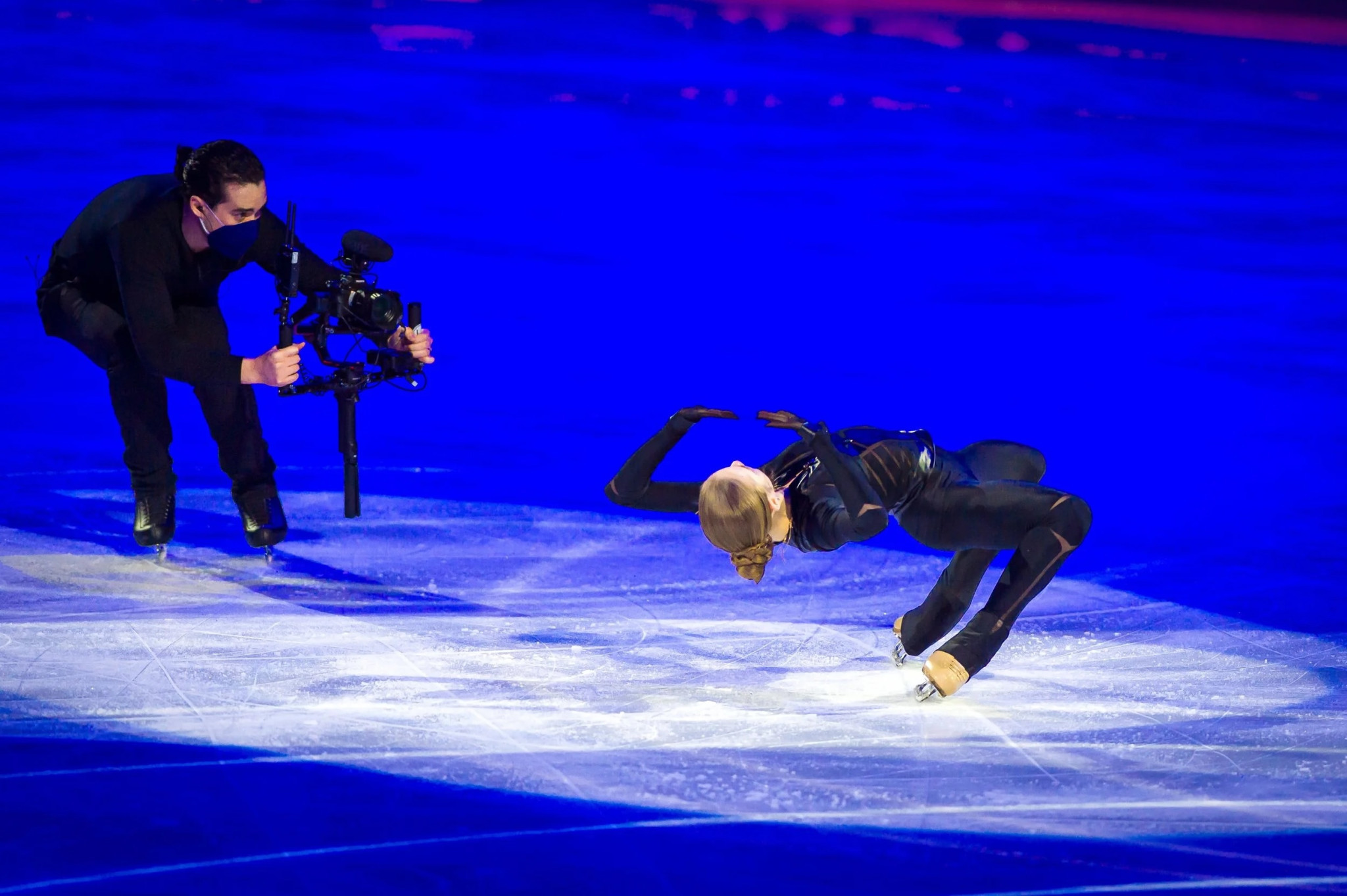 Ο πατινέρ-κάμεραμαν που καταγράφει στον πάγο όλο το... drama των Χειμερινών Ολυμπιακών Αγώνων