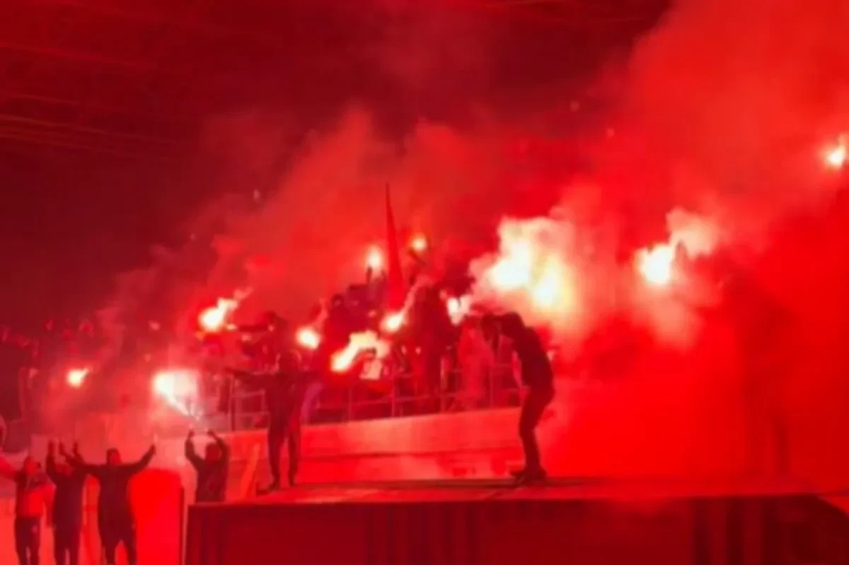 Έγινε η νύχτα... μέρα για τους παίκτες του Πανιωνίου - Υποδοχή «ηρώων» μετά το «διπλό» στην Καλαμάτα (video)