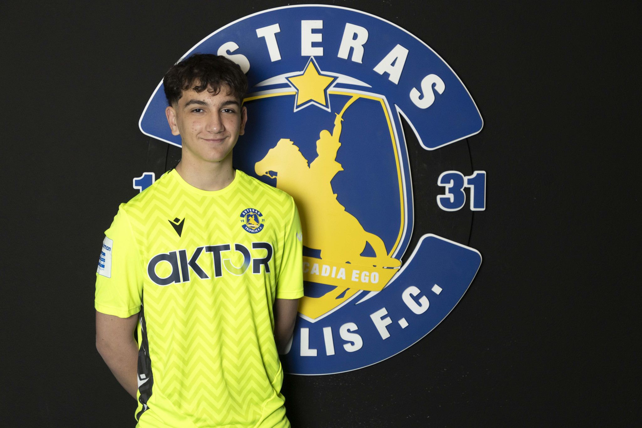 O Αστέρας AKTOR έκανε επαγγελματία τον 15χρονο γκολκίπερ Παπαζυγούρα