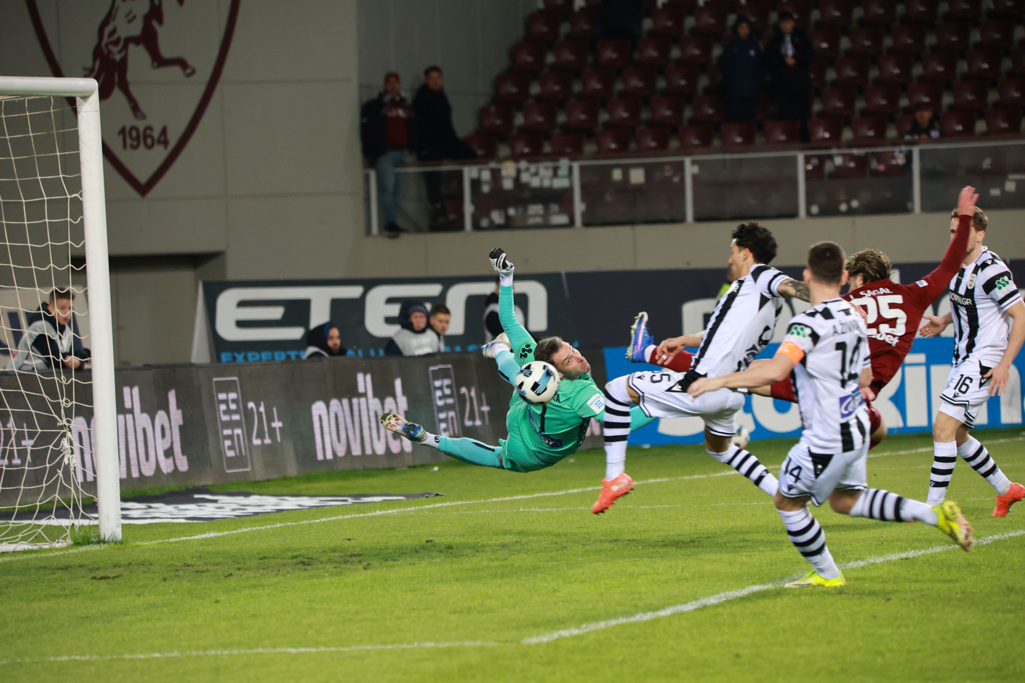 Απρόοπτο στον ΠΑΟΚ με τον Παβλένκα - Έγινε αναγκαστική αλλαγή (video)