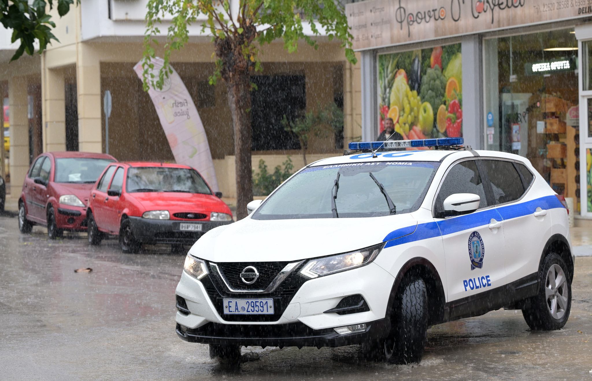 Ληστεία με οπαδικό υπόβαθρο στην Αργυρούπολη – Τον ρώτησαν τι ομάδα είναι και τον ξυλοκόπησαν (video)