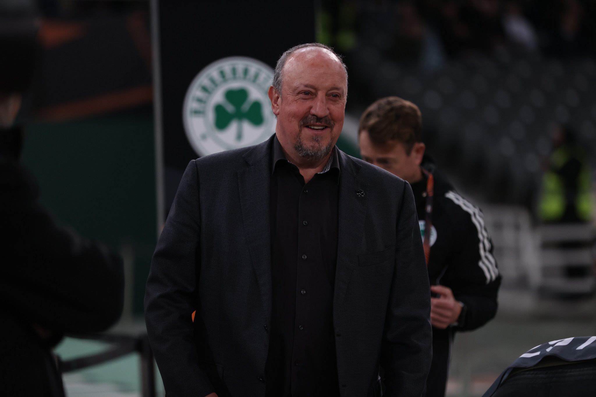 Η UEFA αποθέωσε τον... άχαστο Μπενίτεθ