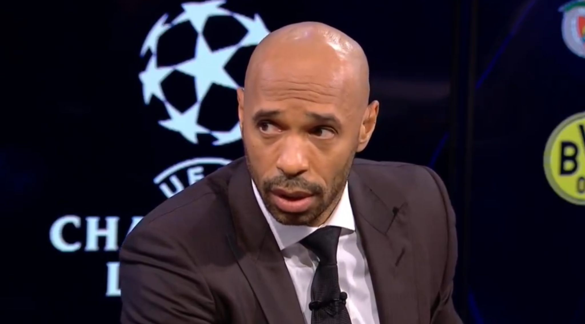 Η καυστική κριτική του Ανρί για τον Πρεστιάνι: «Πολύ γενναίος που κάλυψες το στόμα σου με τη φανέλα»