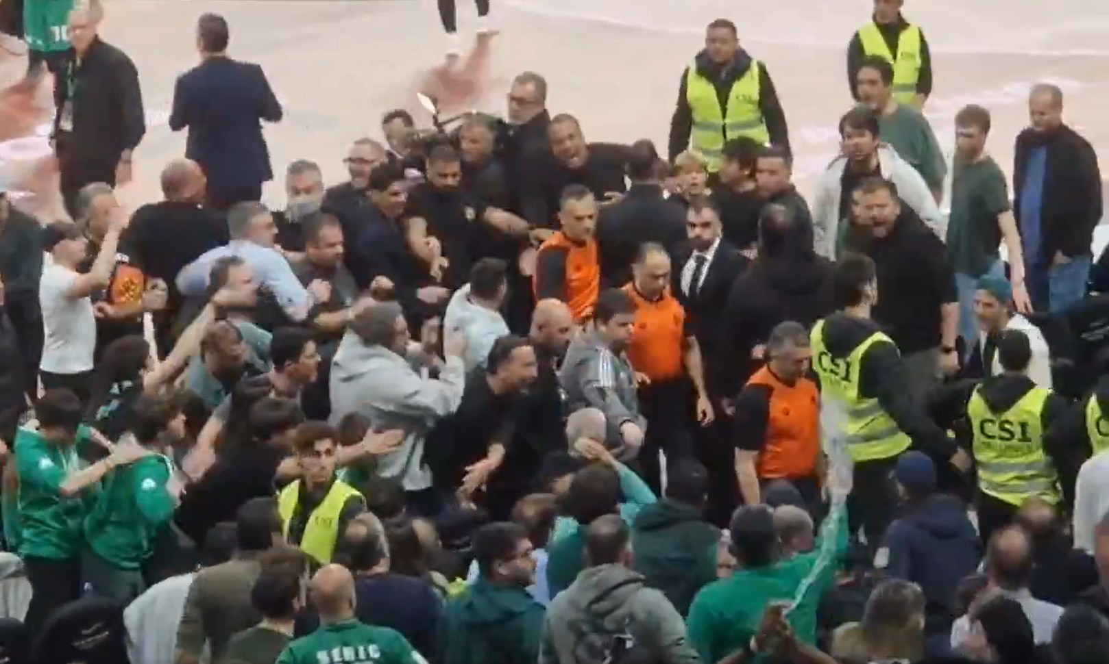 Μεγάλη ένταση στο φινάλε του Παναθηναϊκός - Παρί (video)