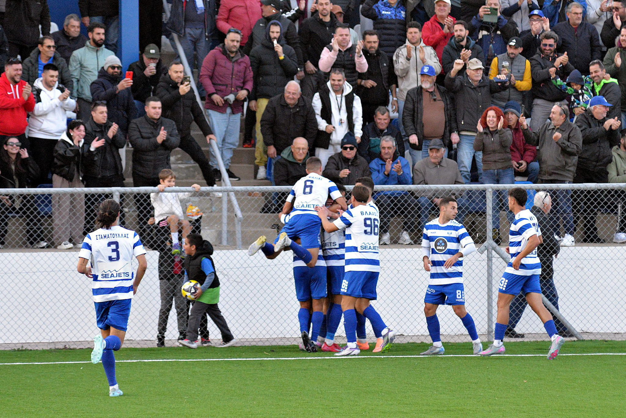 Σκορ, θέαμα και νέο βήμα παραμονής η Ελλάς Σύρου απέναντι στον υποβιβασμένο Παναργειακό