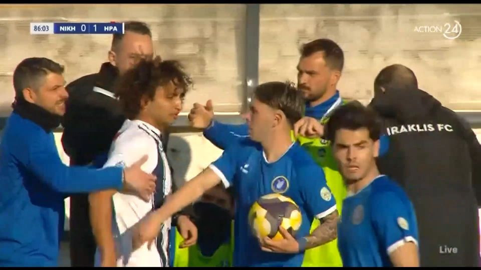 Χαμός με Ουάρντα! Τα «έβαλε» με τρεις αντιπάλους του - Άνοιξε διάλογο με την εξέδρα (videos)