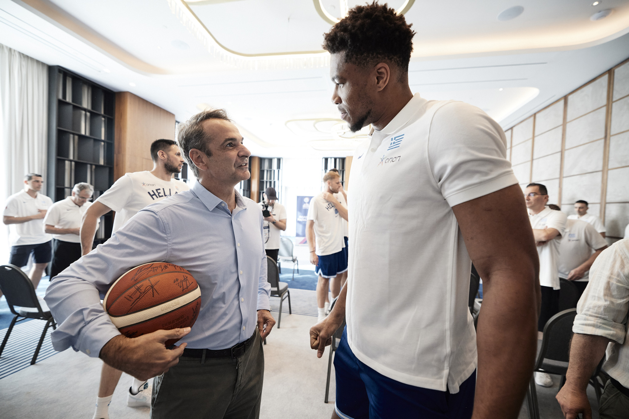 Τι είναι το Ευρωπαϊκό Τάγμα Αξίας που τιμά τον Αντετοκούνμπο - Ο ρόλος της Μέρκελ και η... εμπειρία του Κλοπ