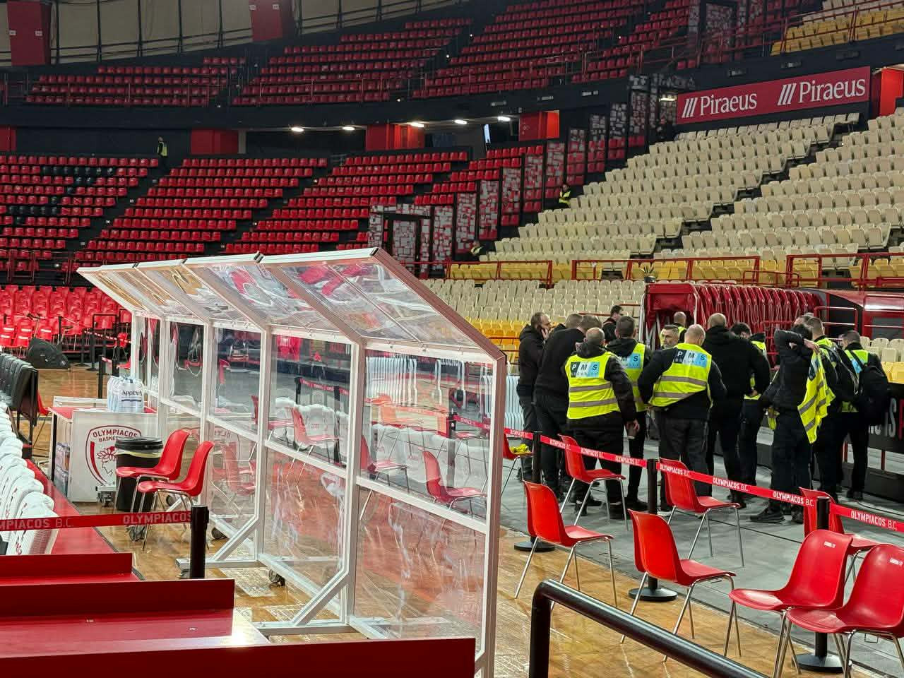 Πλέξιγκλας στο ΣΕΦ πίσω από τον πάγκο του Παναθηναϊκού (video)