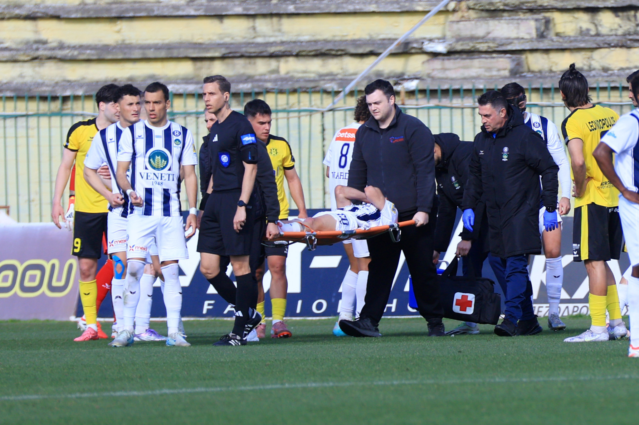 Σοβαρός τραυματισμός στον Ηρακλή με τον Παναγιωτίδη που αποχώρησε με φορείο (video)