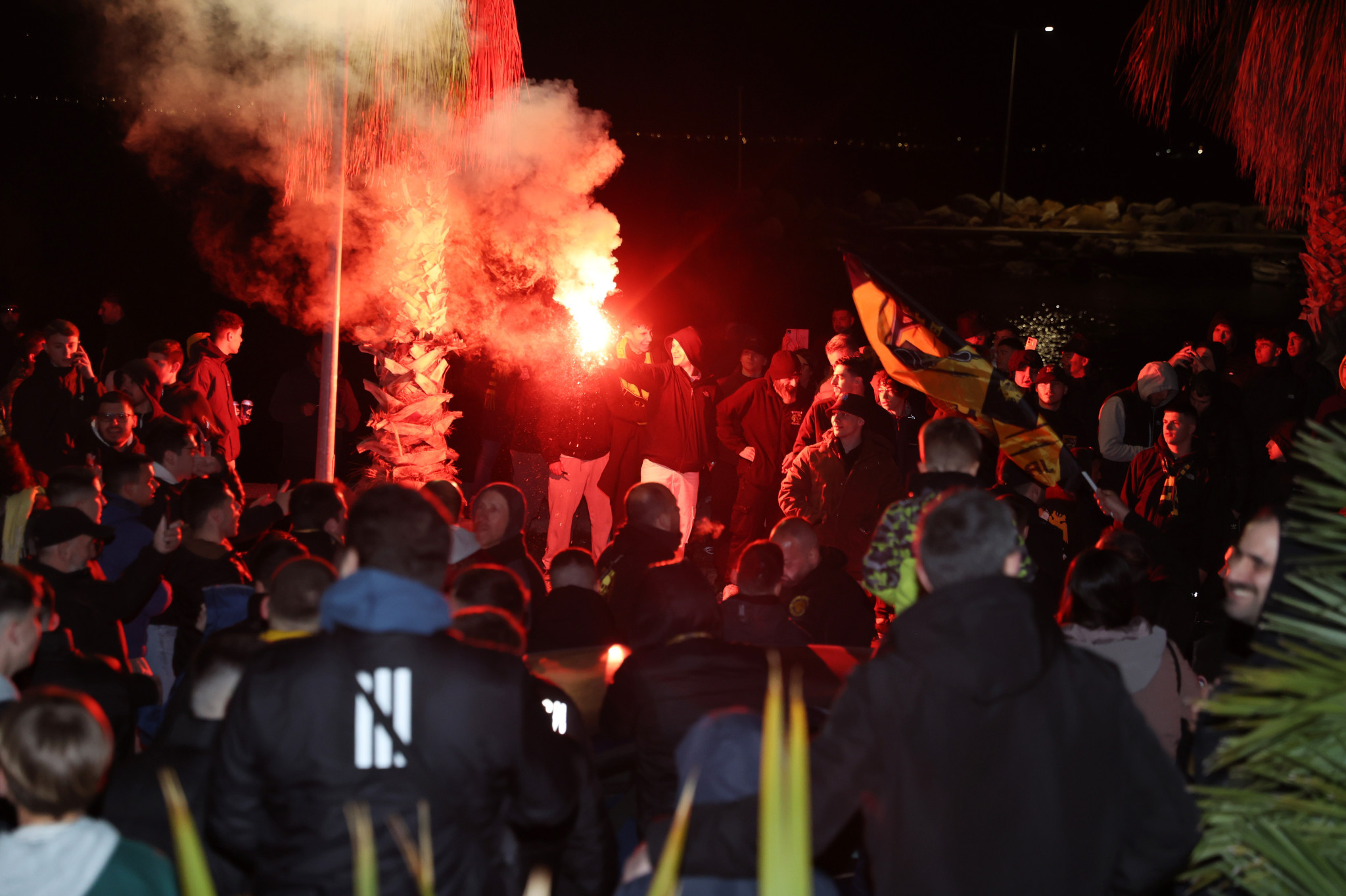 Χαμός στην υποδοχή της ΑΕΚ στο Βόλο! (video, photos)