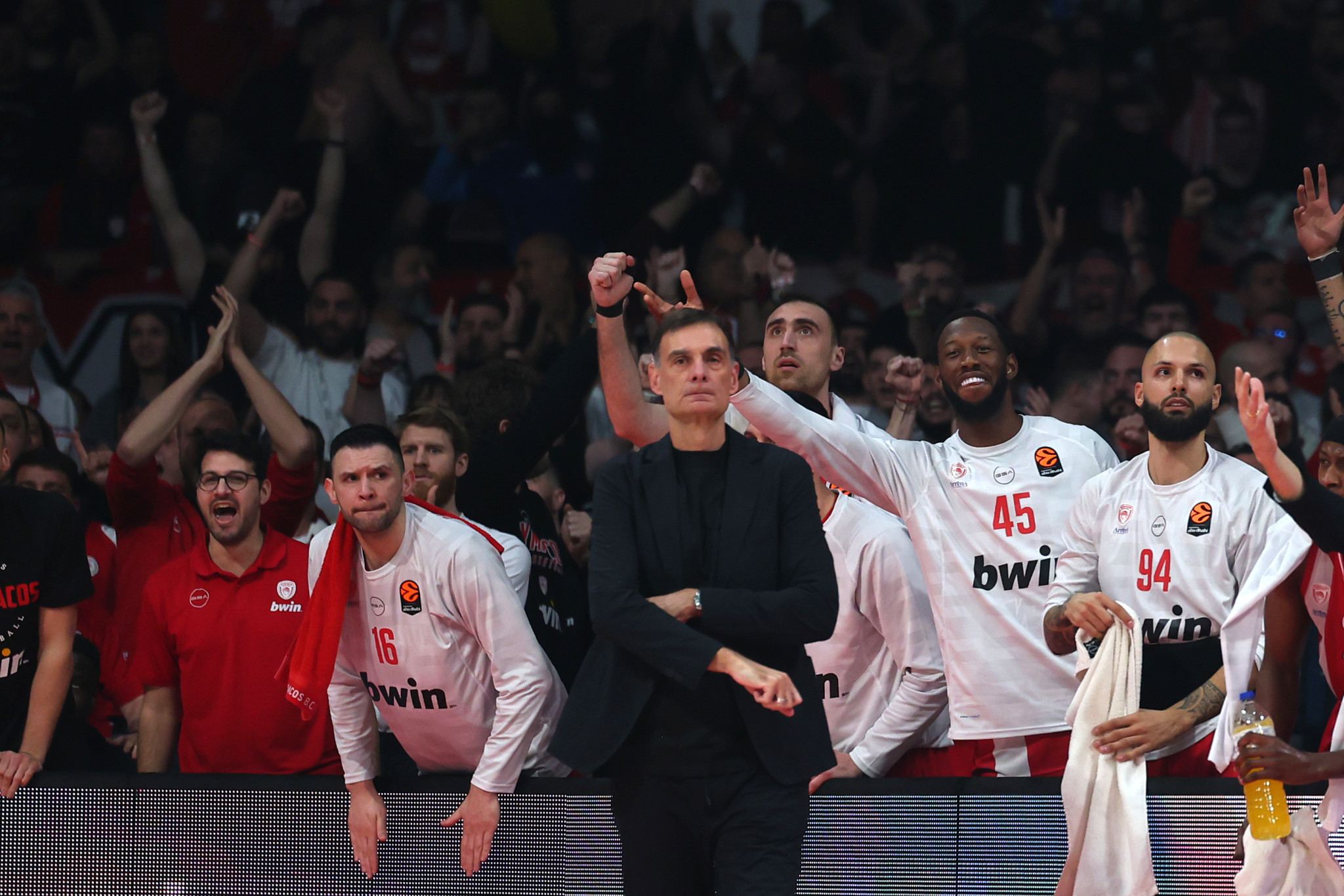 ΚΑΕ Ολυμπιακός: «101 χρόνια ιστορίας, περηφάνιας και πάθους»!