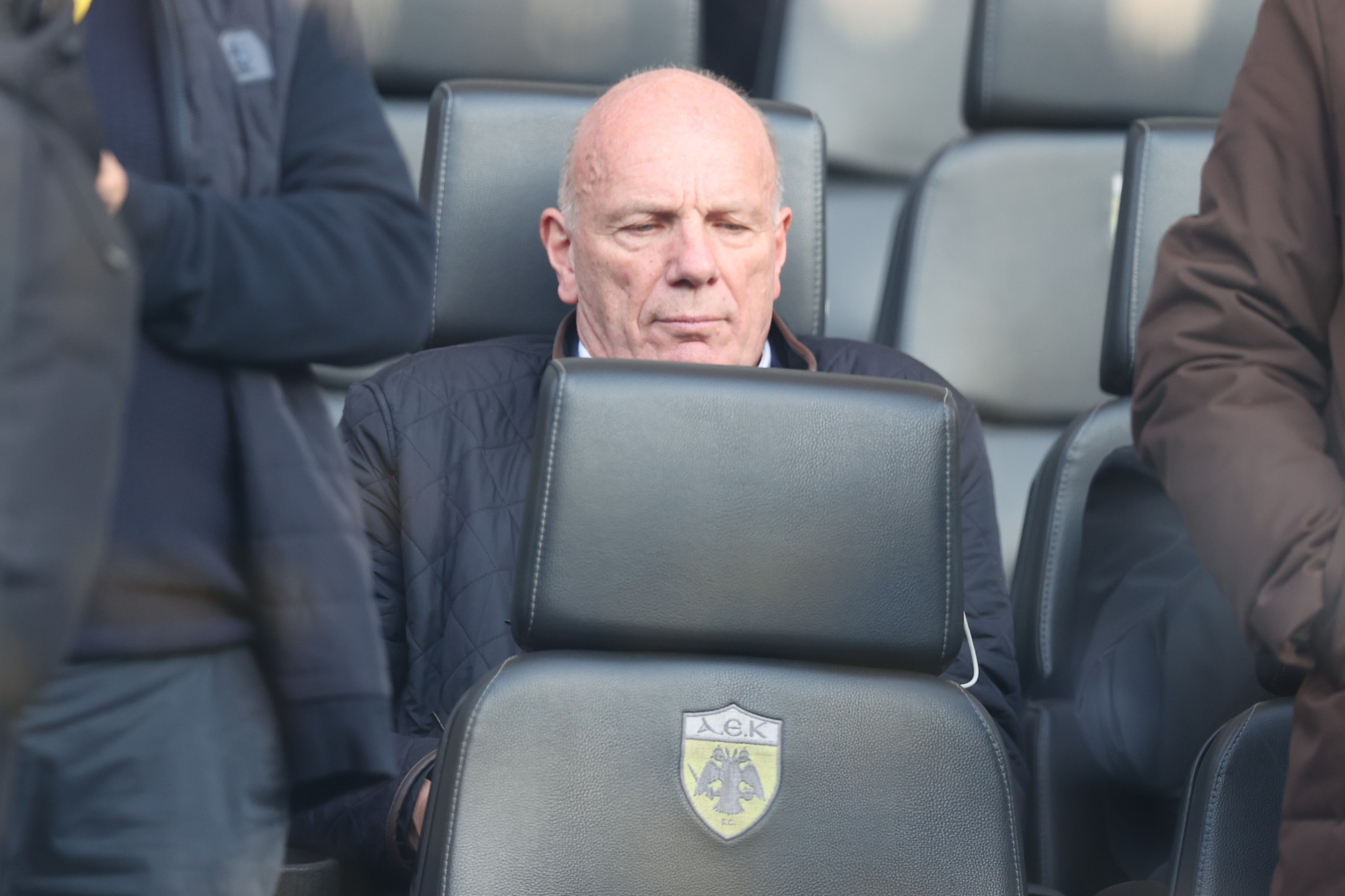 Στη Νέα Φιλαδέλφεια ο Μπένετ - Επίσημος προσκεκλημένος της ΠΑΕ ΑΕΚ για το ματς με την ΑΕΛ Novibet