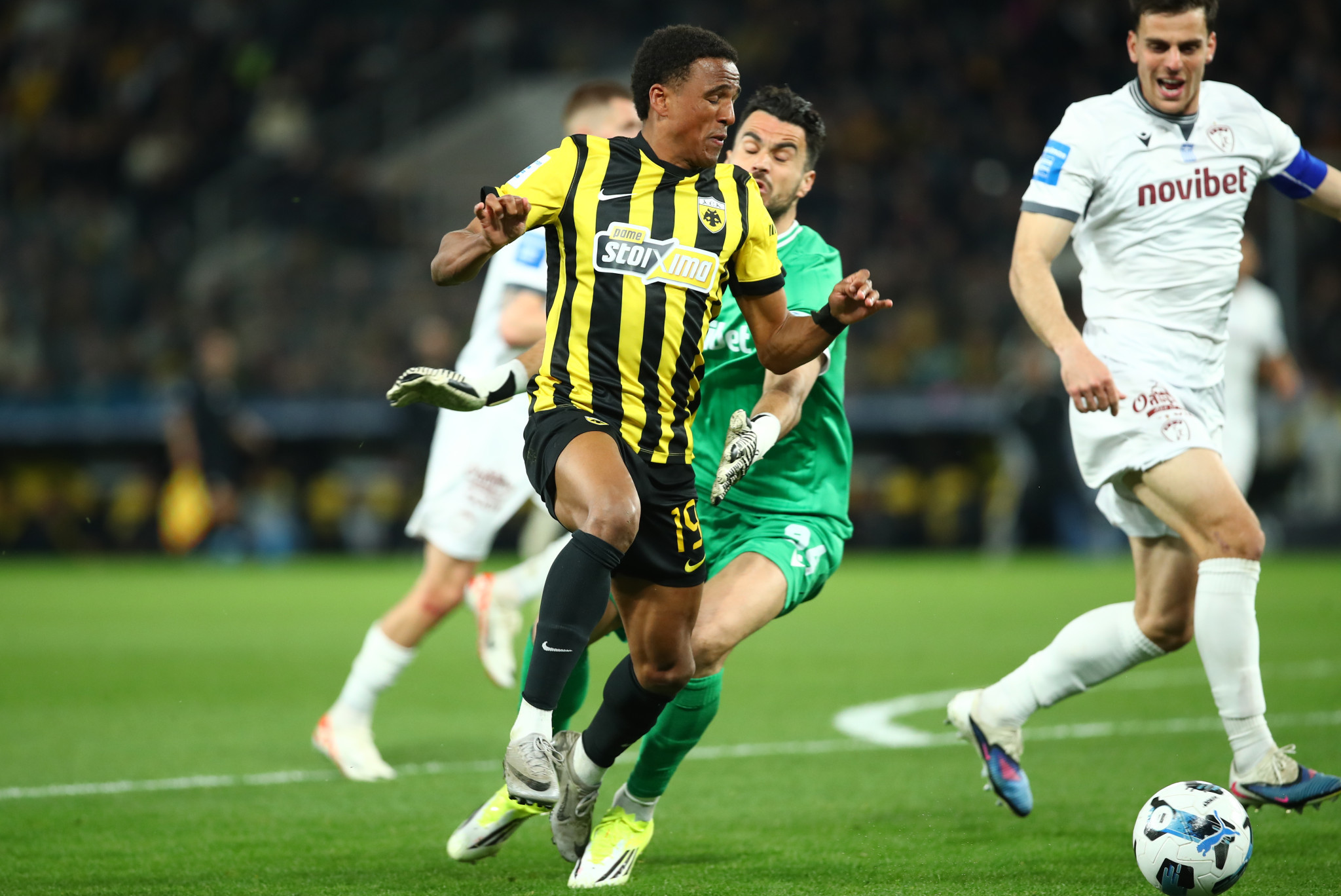 Το πέναλτι υπέρ της ΑΕΚ που πήρε πίσω ο Πολυχρόνης και προκάλεσε διαμαρτυρίες (video)