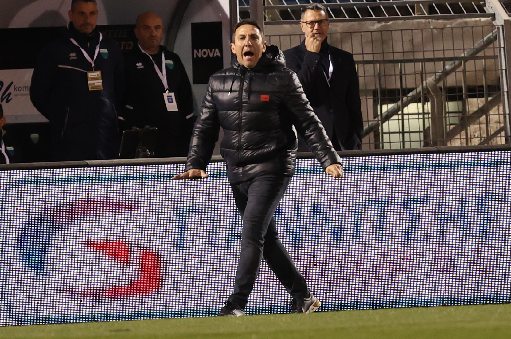 Αιχμές Παπαδόπουλου για τη διαιτησία: «Τη μία είναι οφσάιντ το... αυτί, την άλλη το νούμερο 44»!