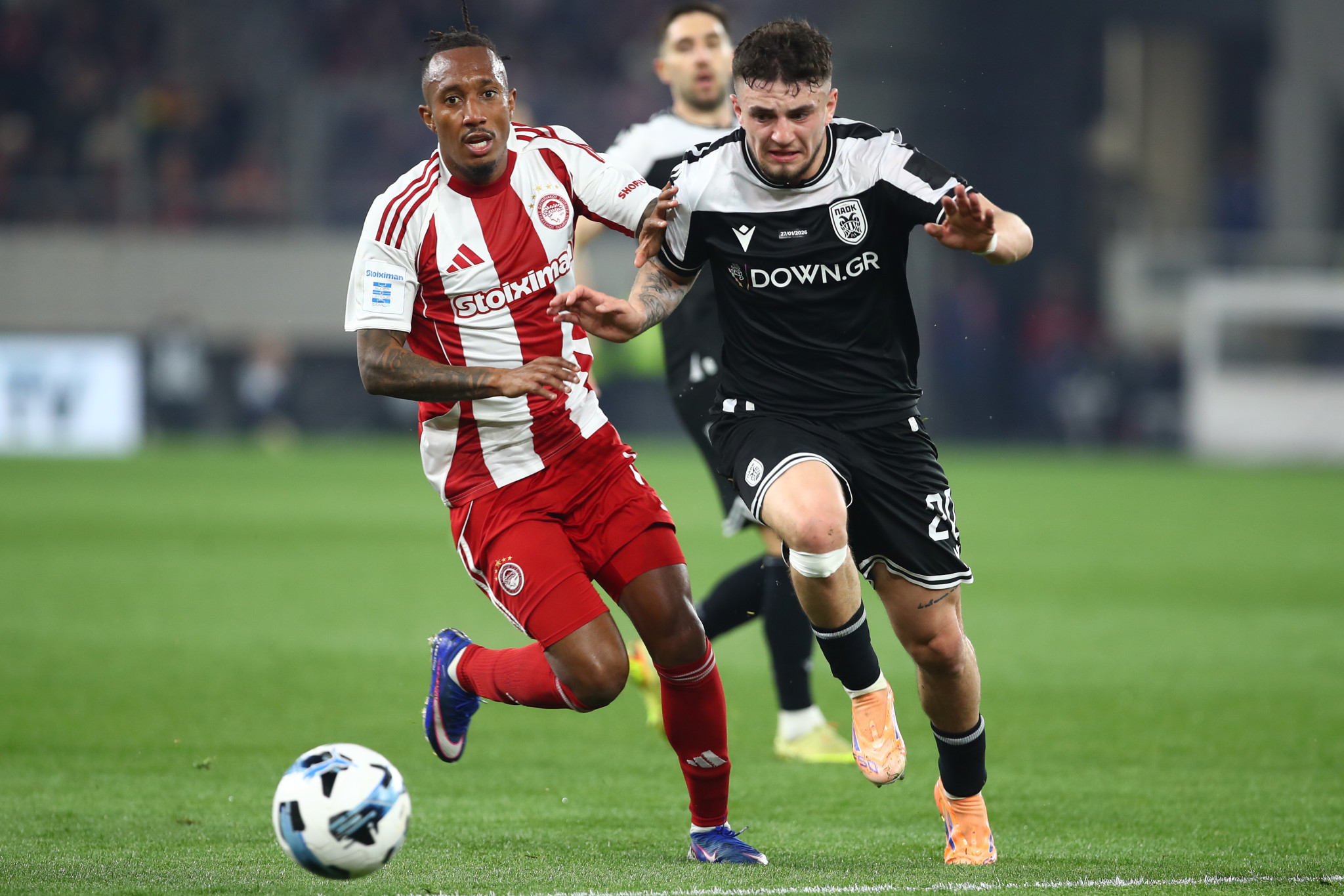 Το γυρίζει μέχρι να γυρίσουν, αντέχει μέχρι να μην τον αντέχουν