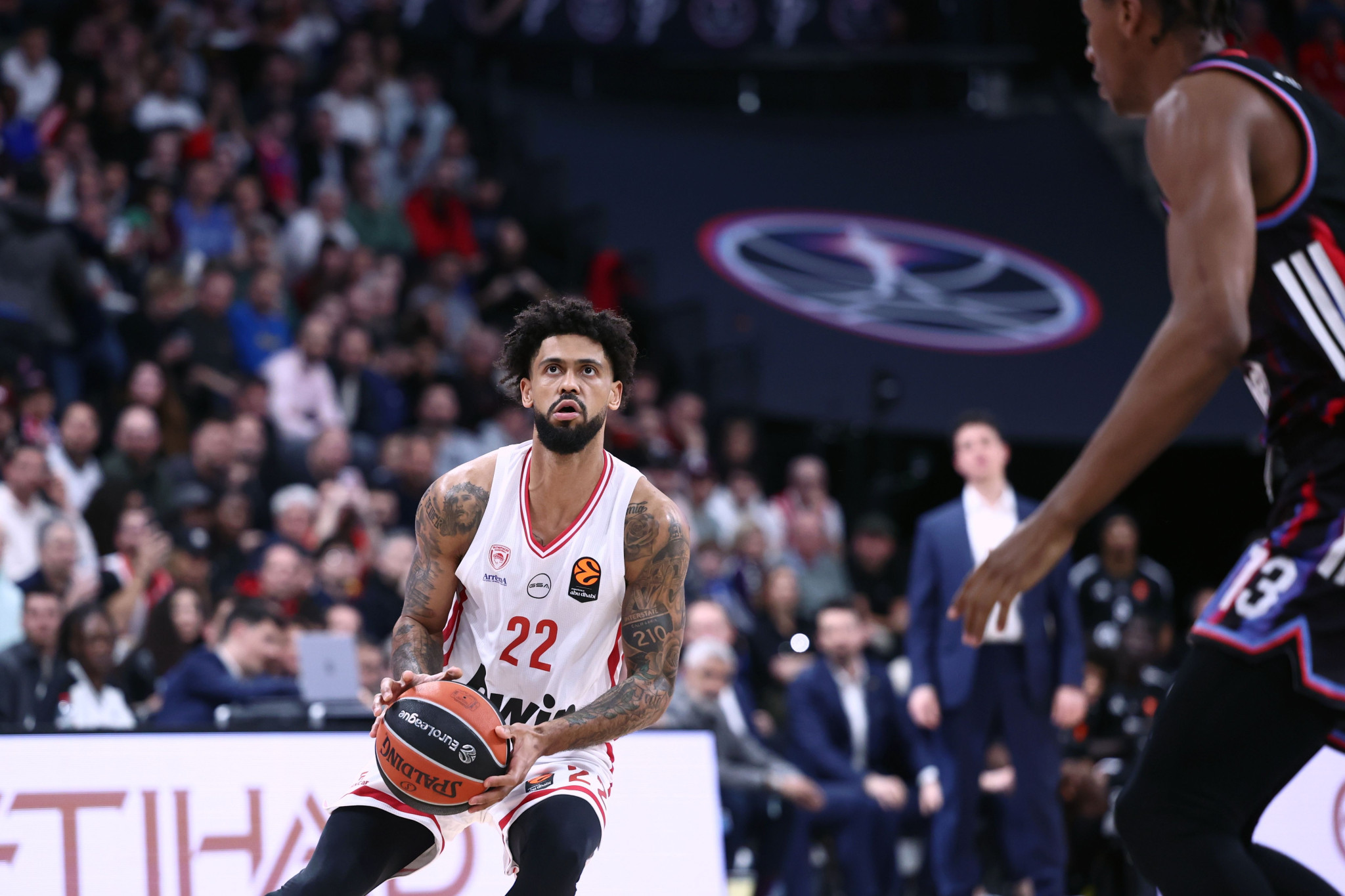 Πήρε «φωτιά» στην περιφέρεια ο Ολυμπιακός με 8/10 τρίποντα στην πρώτη περίοδο κόντρα στην Παρί