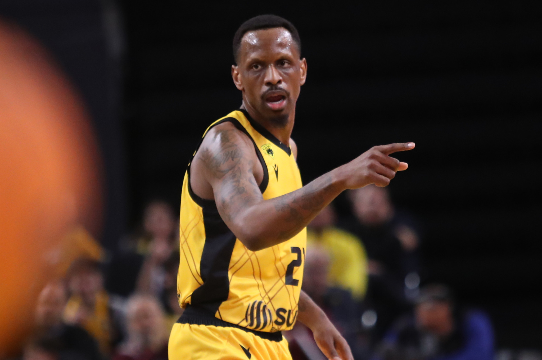 Ο Τζέιμς Νάναλι στο Athletiko: «Δεν υπάρχει όριο στο πόσο μακριά μπορεί να φτάσει η ΑΕΚ»