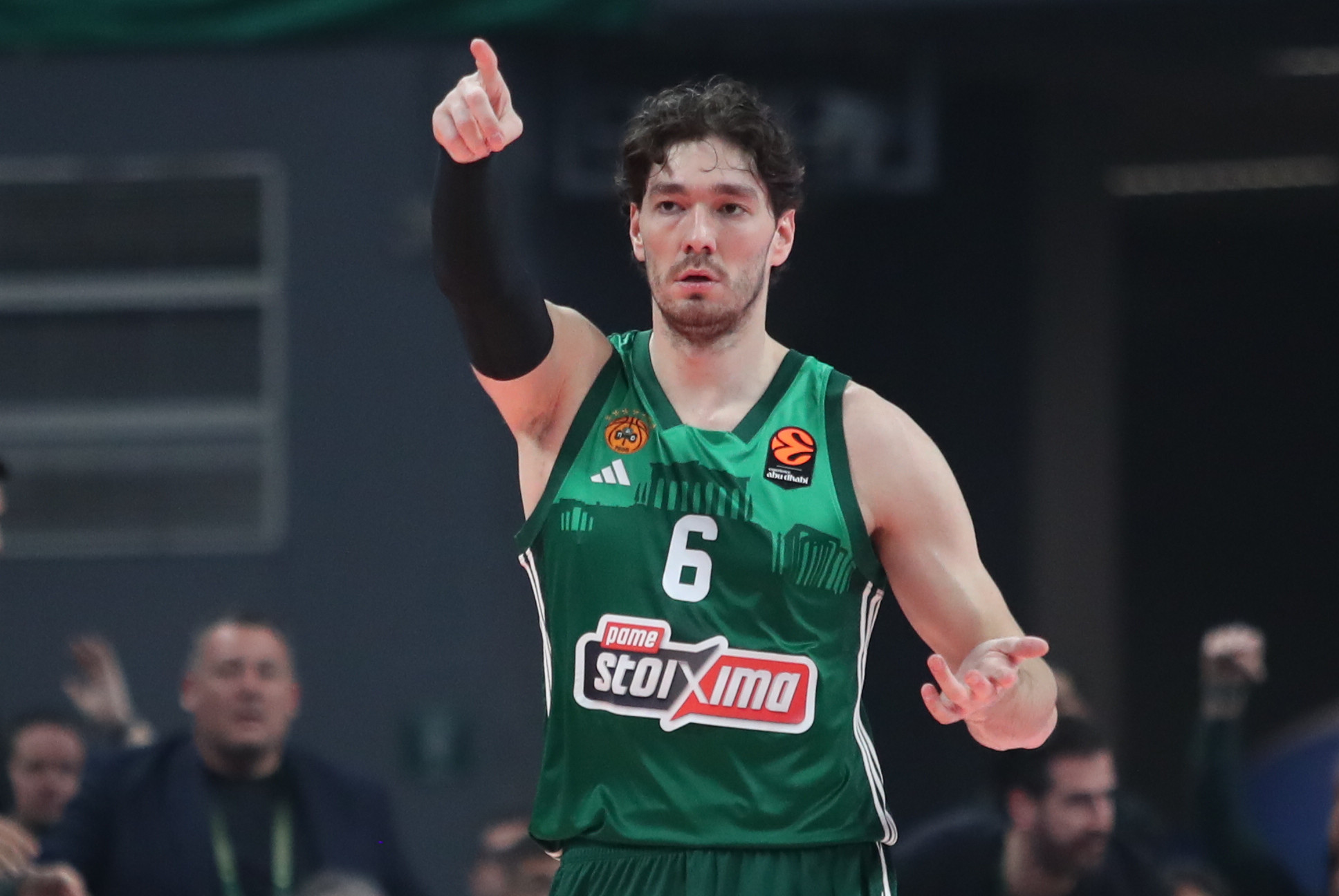 Η απίστευτη σκαστή πάσα του Χέιζ-Ντέιβις στον Οσμάν (video)