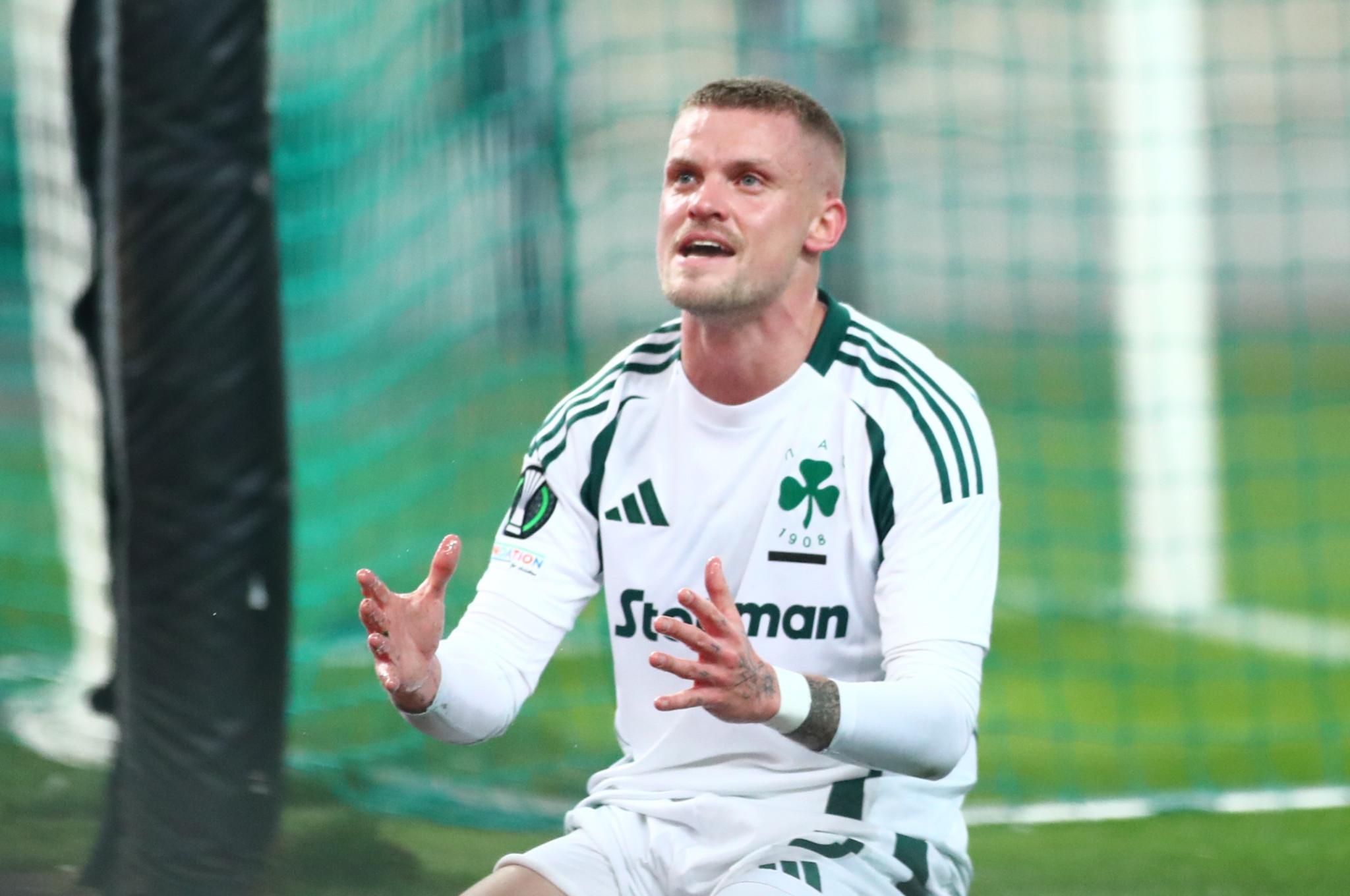 Ο Φίλιπ Μαξ ανακοινώθηκε από ομάδα έκπληξη