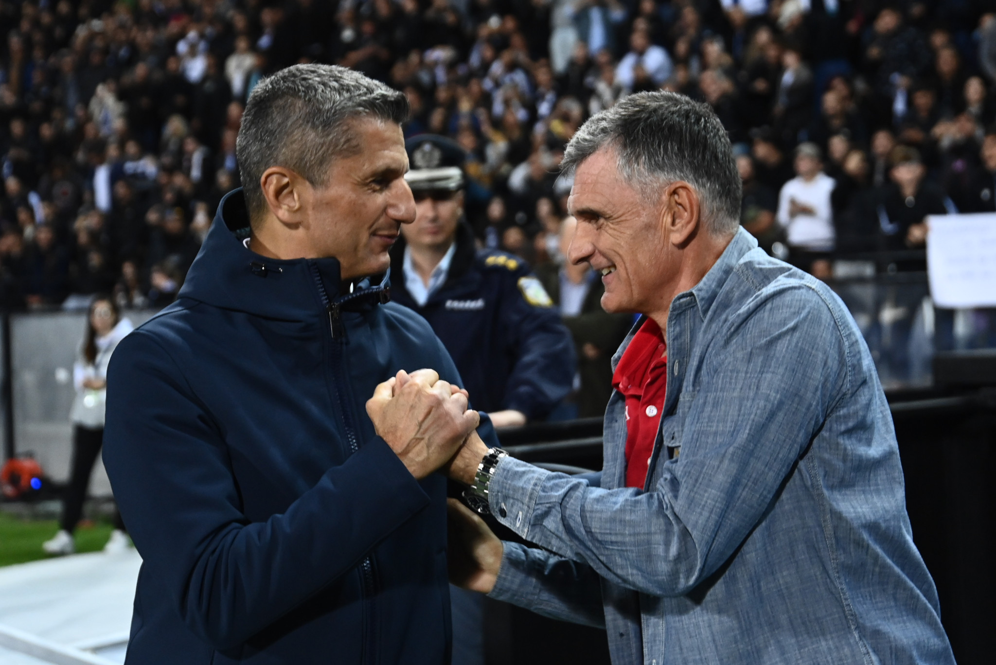 Η παράδοση έσπασε, αλλά η ισορροπία παρέμεινε: Πρώτη ισοπαλία ανάμεσα σε Μεντιλίμπαρ και Λουτσέσκου