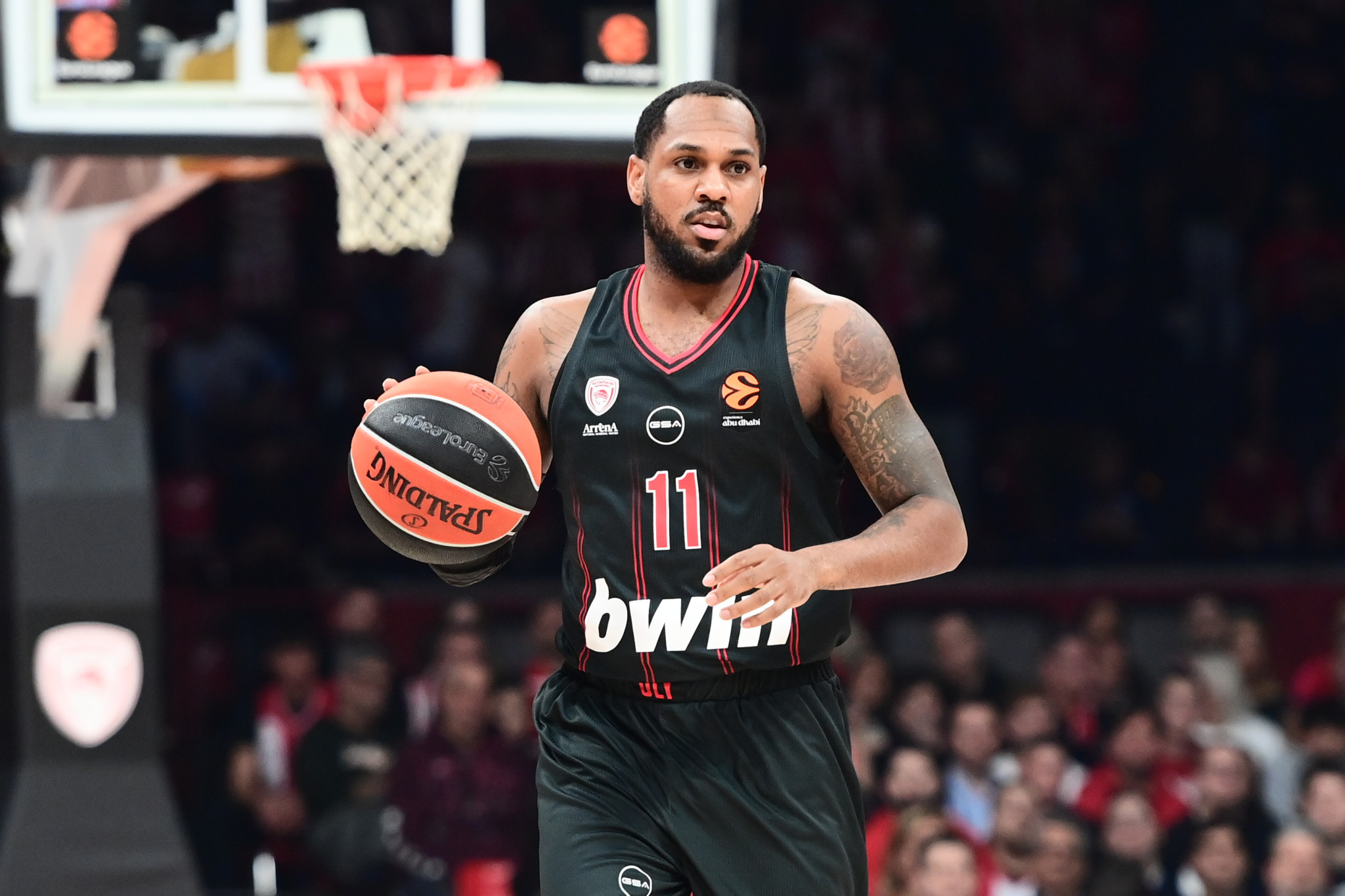 Η δωδεκάδα του Ολυμπιακού για το ματς με την Παρί απόντος του Βεζένκοβ