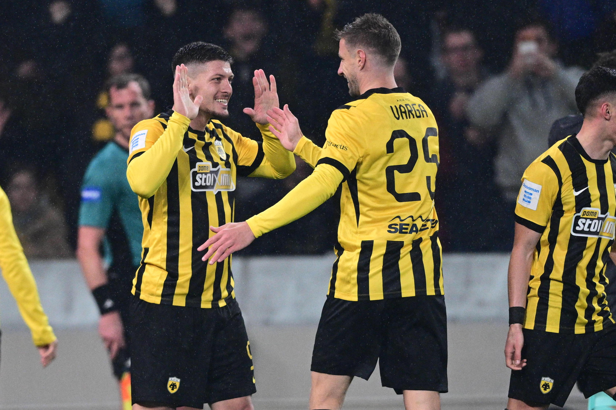 Αυτό που κερδίζει ήδη η ΑΕΚ από το δίδυμο Γιόβιτς-Βάργκα