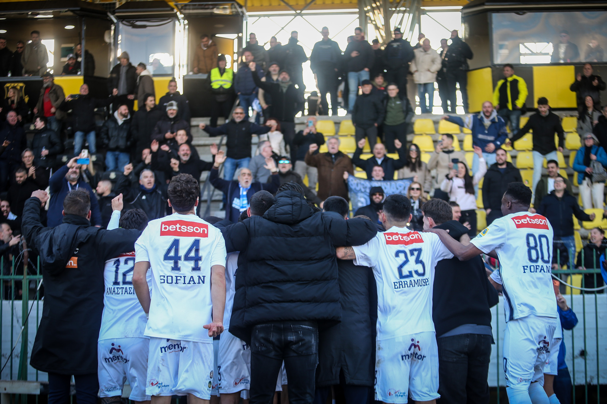 Ο κόσμος του Ηρακλή γιόρτασε το πρωτάθλημα στην Καρδίτσα (videos, photos)
