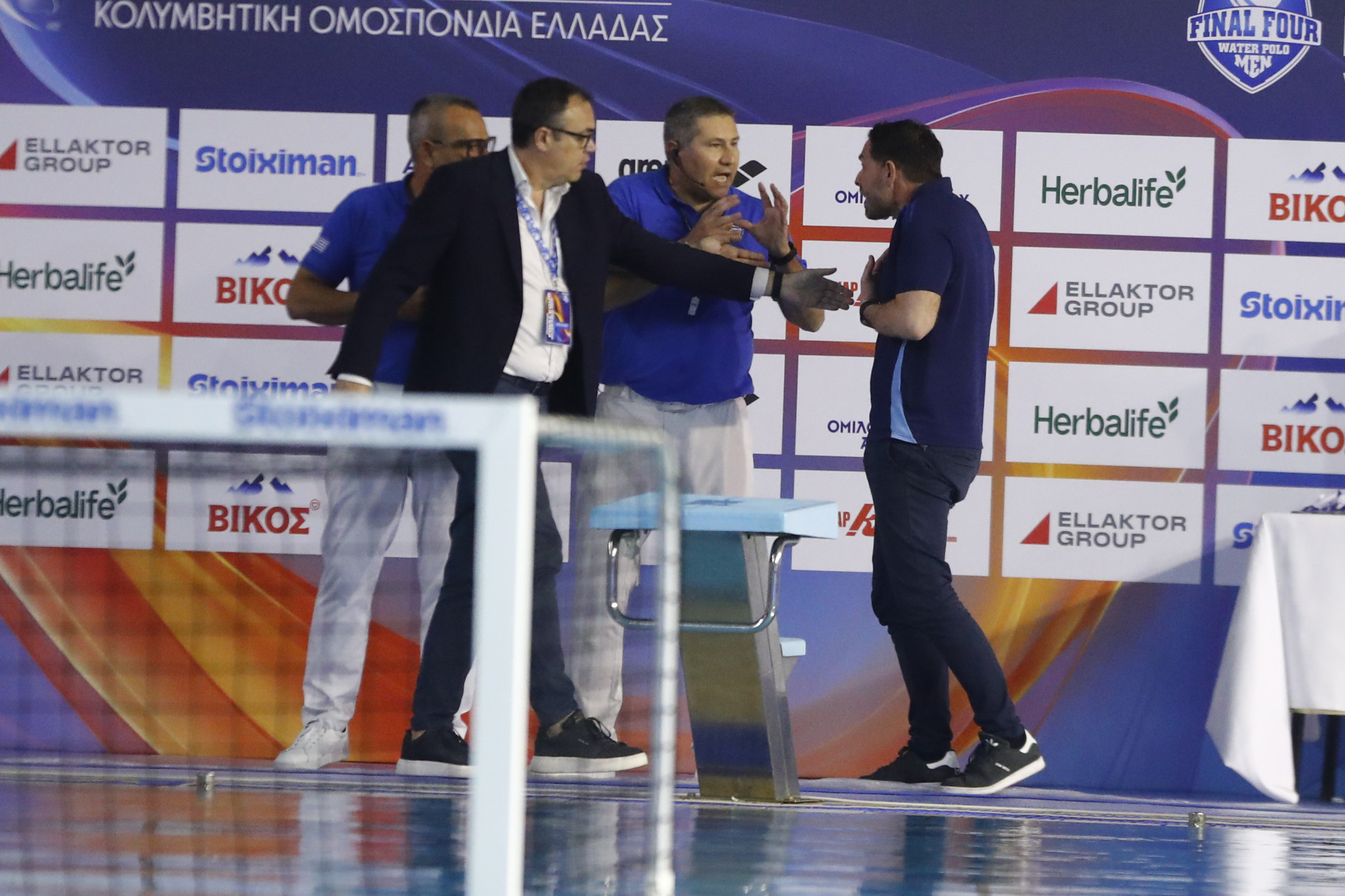 Χαμός στον τελικό του Stoiximan Κυπέλλου πόλο ανδρών - Κόκκινες για Μάζη και Φάτοβιτς στην 4η περίοδο (video)