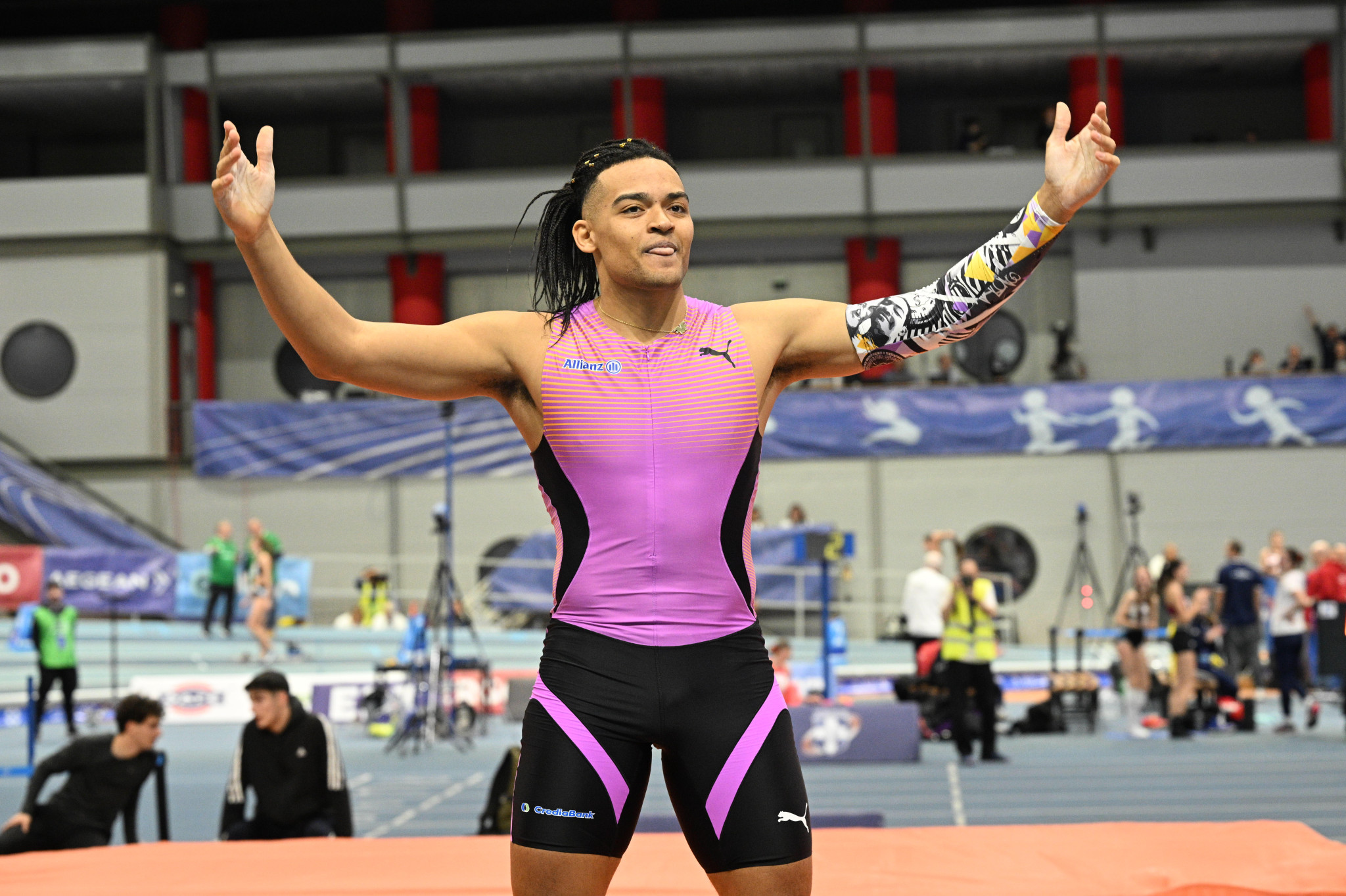 Stoiximan Πανελλήνιο κλειστού: Ο απίστευτος Καραλής απόλυτος πρωταγωνιστής την πρώτη μέρα