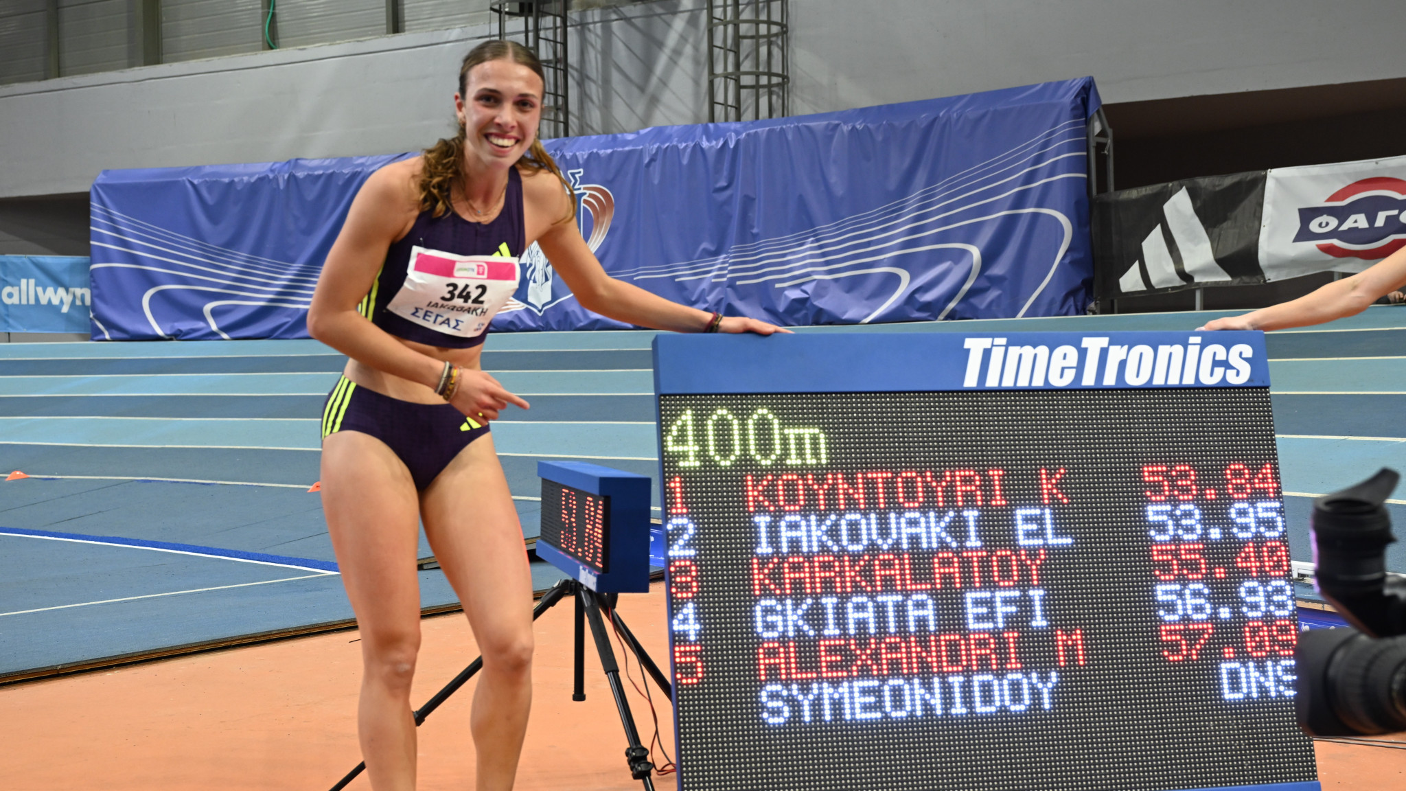 Stoiximan Πανελλήνιο Πρωτάθλημα κλειστού: Η 17χρονη Ιακωβάκη κατέρριψε ρεκόρ 36 ετών στα 400 μέτρα!