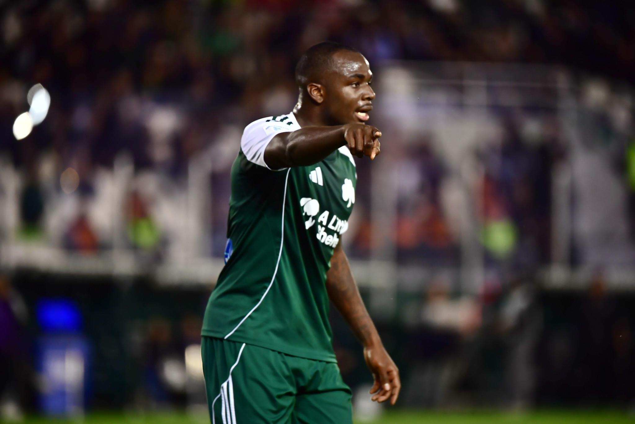 Έγινε κι αυτό στη Stoiximan Super League: Ο Τεττέη έπαιξε δυο φορές ως βασικός την πρώτη αγωνιστική με διαφορετικές ομάδες