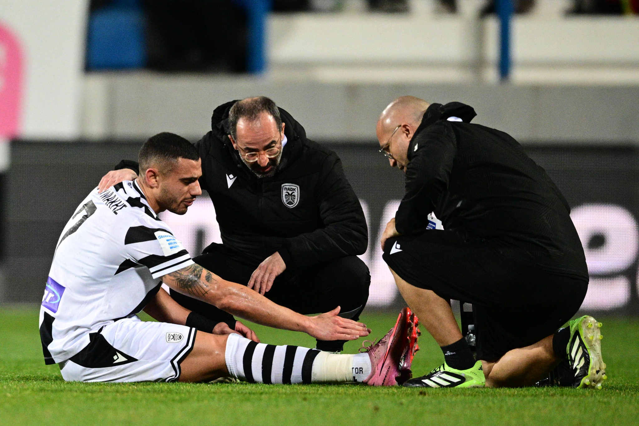 Αποχώρησε τραυματίας ο Γιακουμάκης - Ανησυχία στον ΠΑΟΚ ενόψει Ολυμπιακού (video)