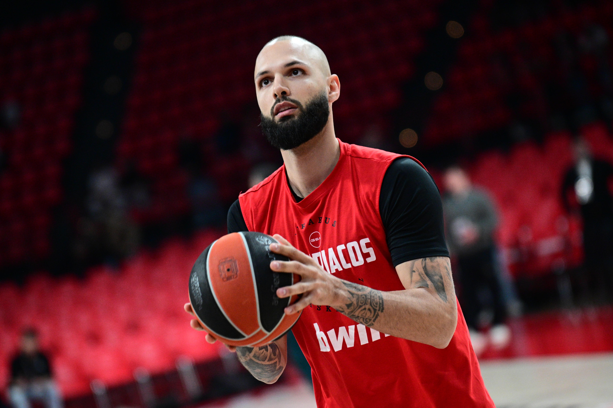 Το ζέσταμα του Φουρνιέ πριν το Ολυμπιακός - Παναθηναϊκός (video)