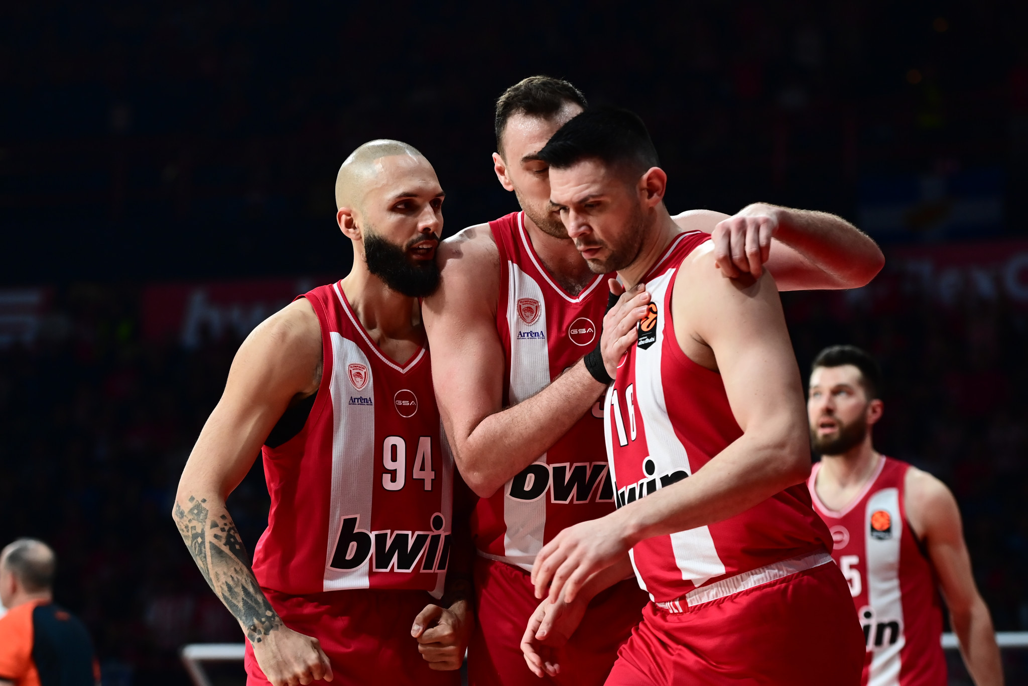 «EuroLeague by Night»: Ιωάννου, Μπουρούσης και Ασπρούλιας αναλύουν τη νίκη του Ολυμπιακού επί του Παναθηναϊκού (video)
