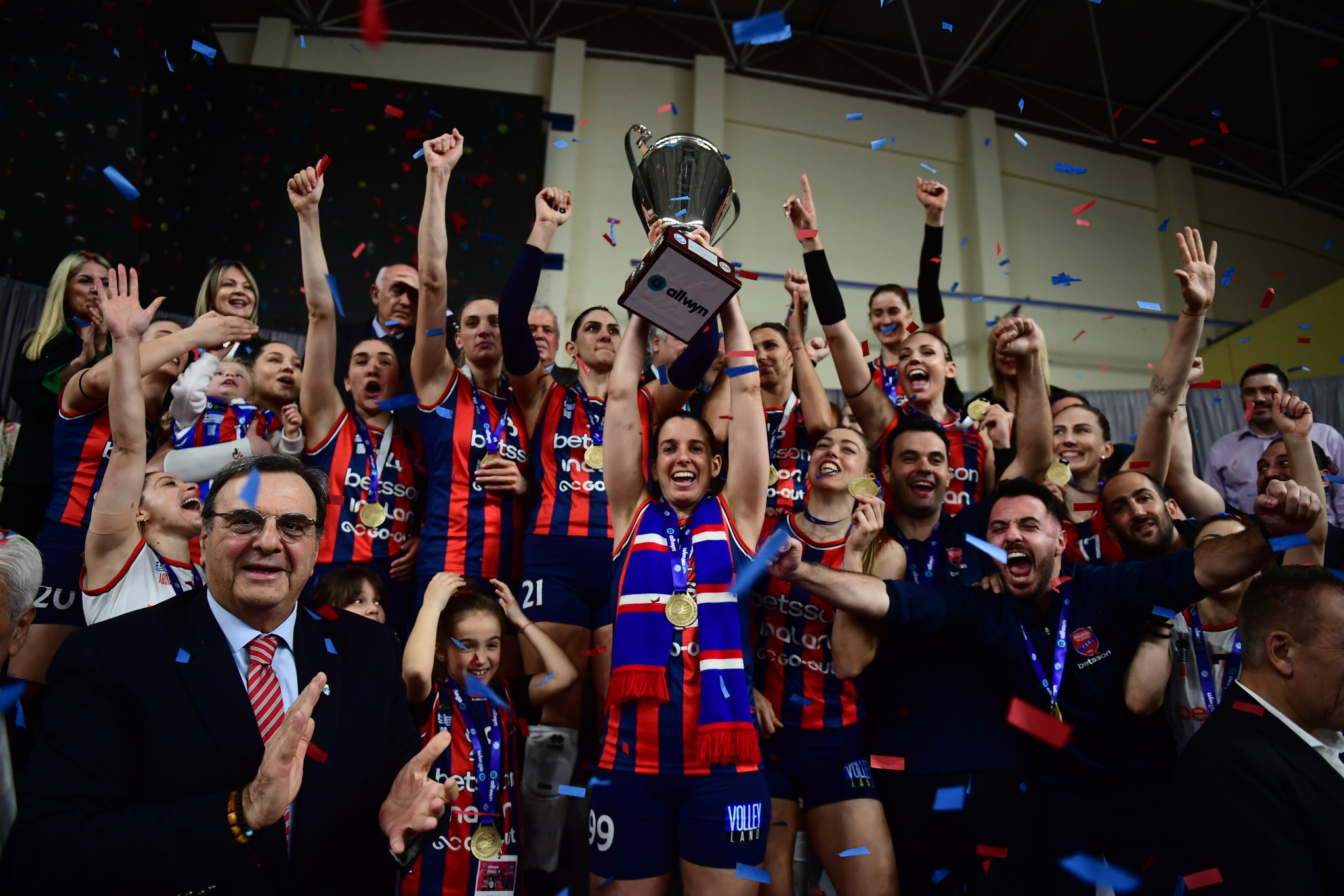 Η απονομή του Κυπέλλου στην ομάδα του Πανιωνίου Betsson (video)