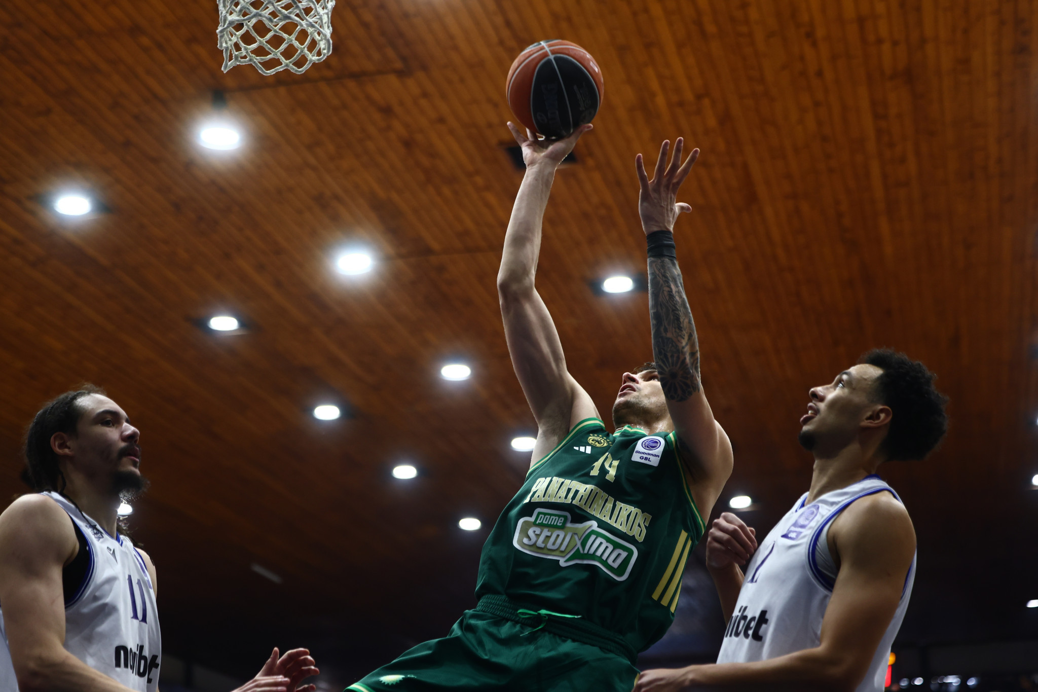 Φοβερή κυκλοφορία, εύστοχες εκτελέσεις και διψήφια διαφορά για τον Παναθηναϊκό στο Ιβανώφειο (video)