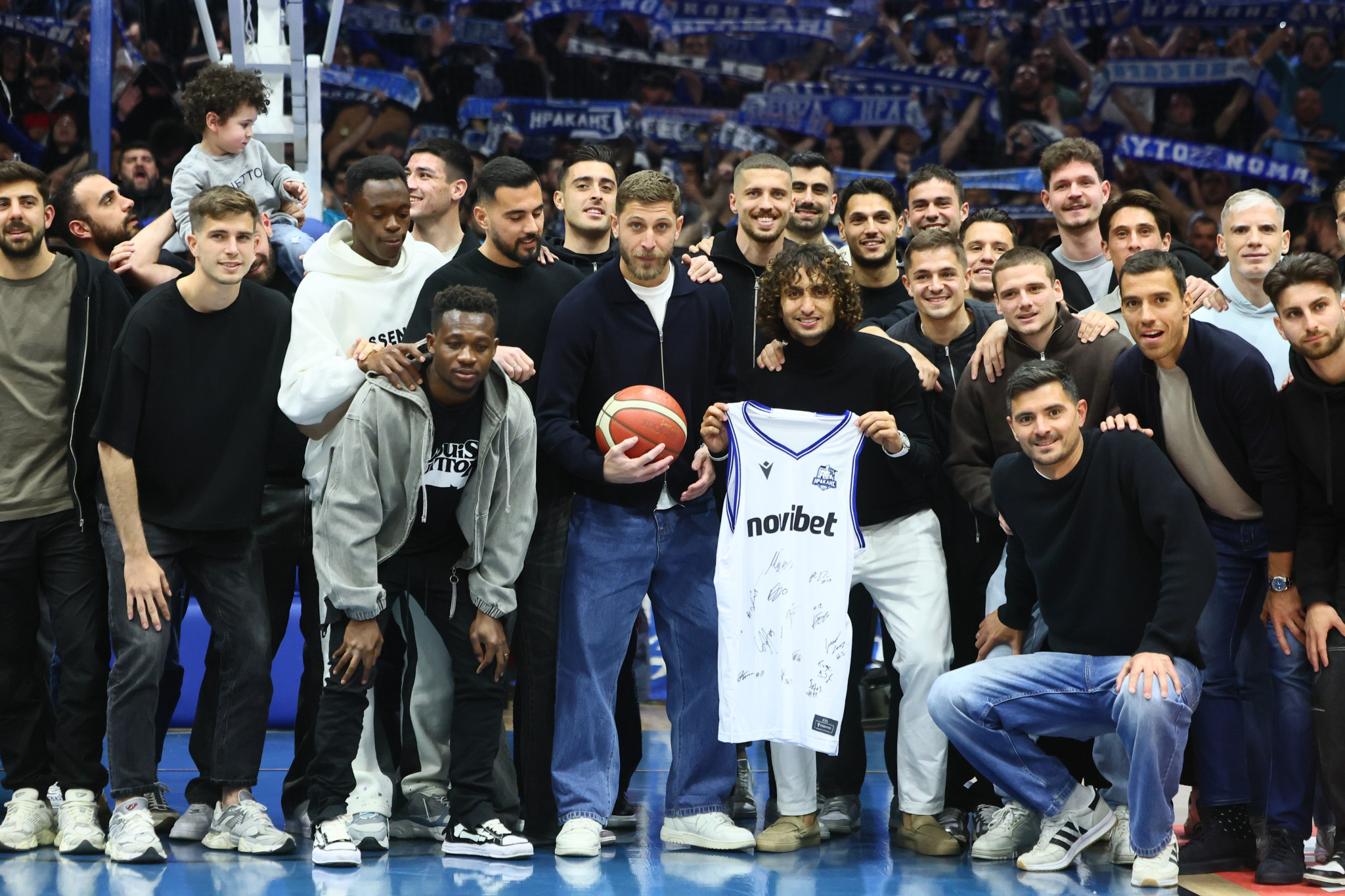 Η ποδοσφαιρική ομάδα του Ηρακλή γνώρισε την αποθέωση στο Ιβανώφειο (video, photo)