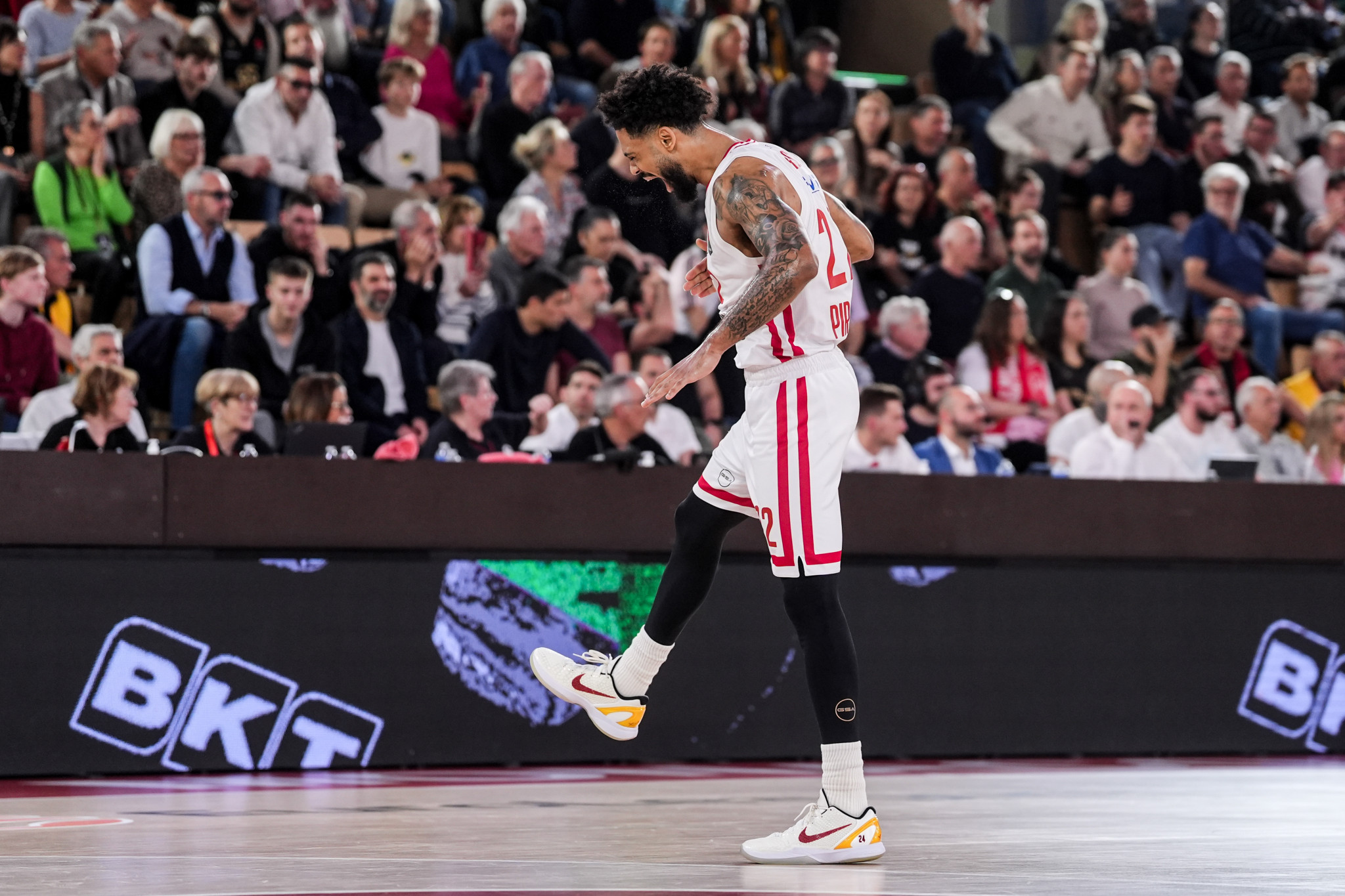 O Oλυμπιακός έκανε τη Μονακό να νιώσει άνετα και...ξεβολεύτηκε