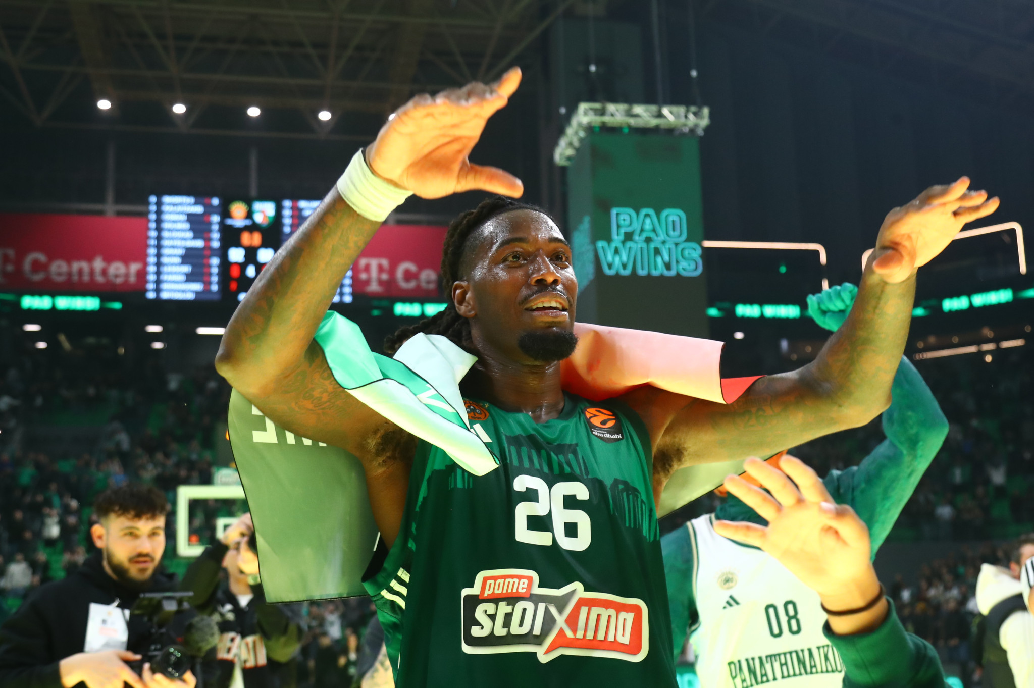 448 ημέρες μετά: Τα 20 «κλικς» του Παναθηναϊκού αφιερωμένα στην επιστροφή του Λεσόρ και το μήνυμα της συζύγου του