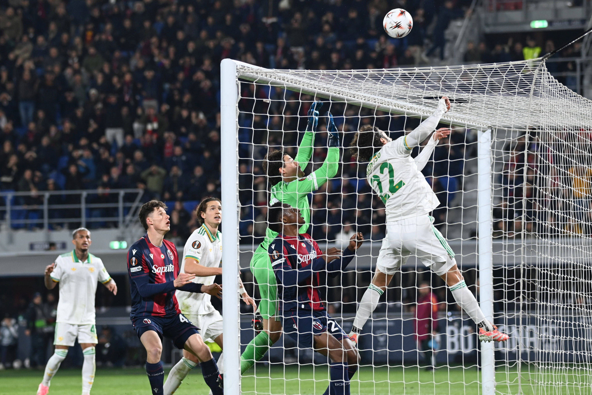 «Διπλό» για Λιλ και Πόρτο - Ισόπαλος ο ιταλικός «εμφύλιος» Μπολόνια - Ρόμα (videos)