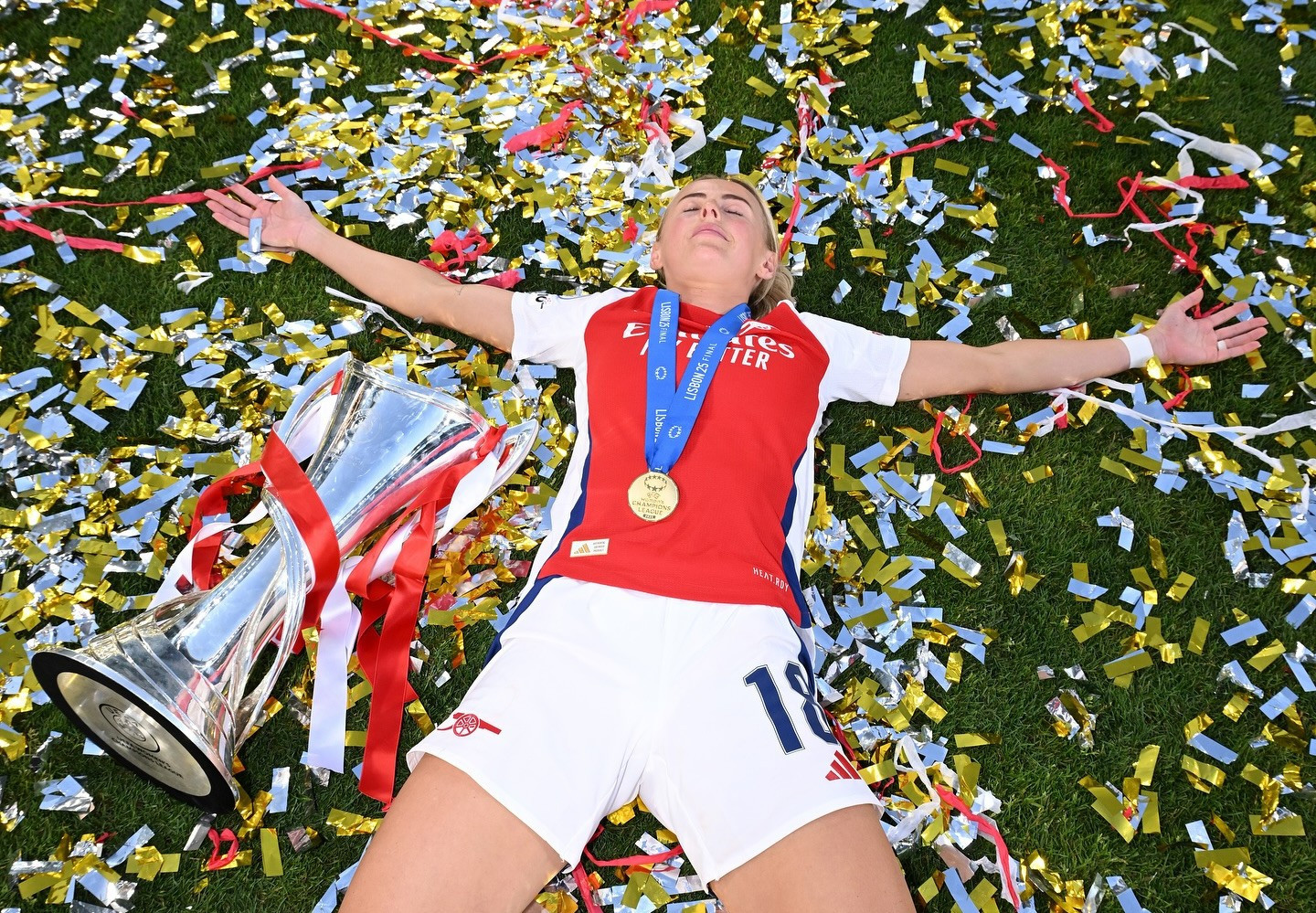 Η ποδοσφαιρίστρια Κλόι Κέλι έγινε... Barbie - «Όταν ήσουν μικρό κορίτσι ονειρευόσουν τέτοιες στιγμές»