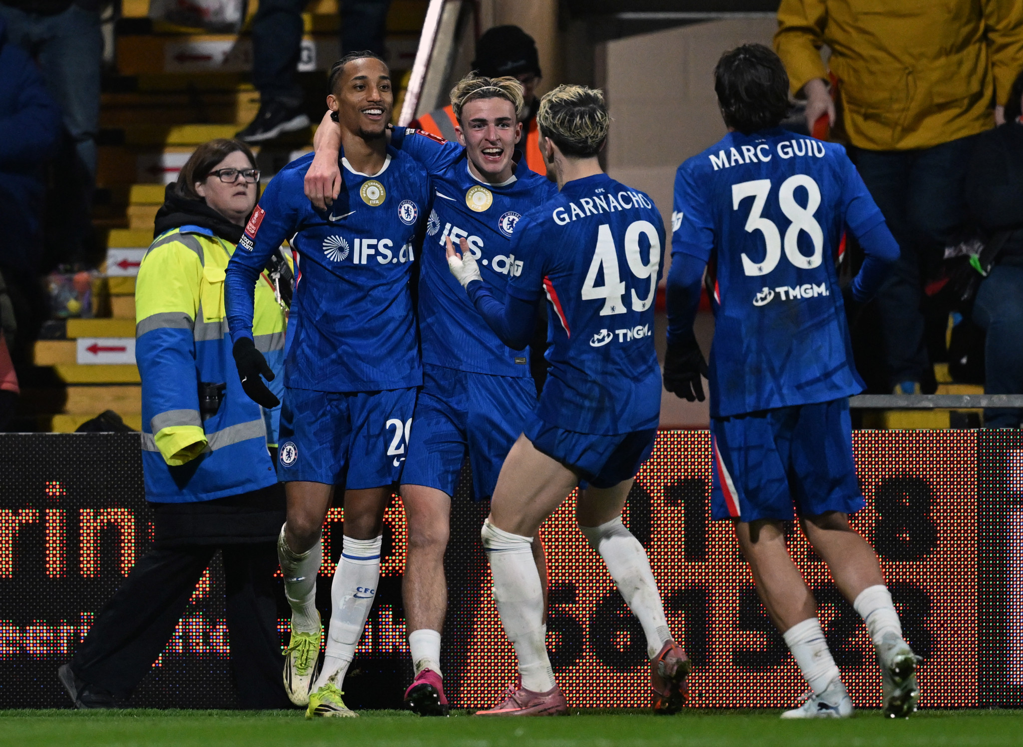 Η Τσέλσι «λύγισε» στη παράταση την μαχητική Ρέξαμ των δέκα παικτών και πέρασε στους «8» του FA Cup