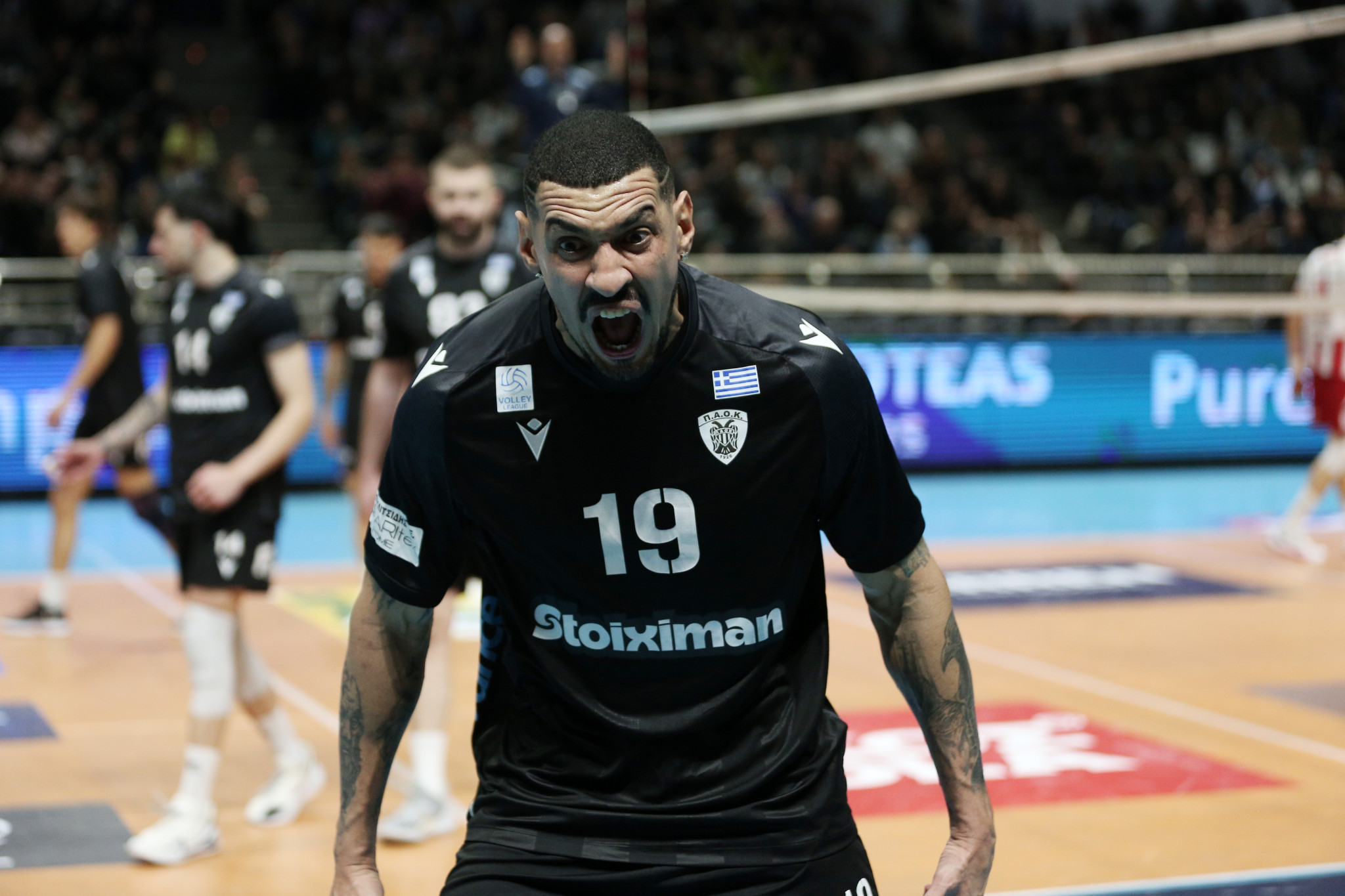 Ο ΠΑΟΚ νίκησε τον Ολυμπιακό και τον έστειλε στα ημιτελικά του πρωταθλήματος με τον Παναθηναϊκό