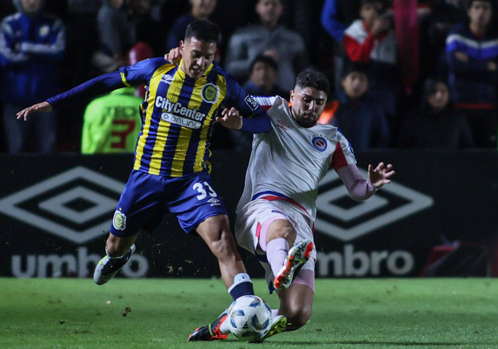 Μοιρασιά για Αρχεντίνος και Ροζάριο, βολεμένοι οι γηπεδούχοι