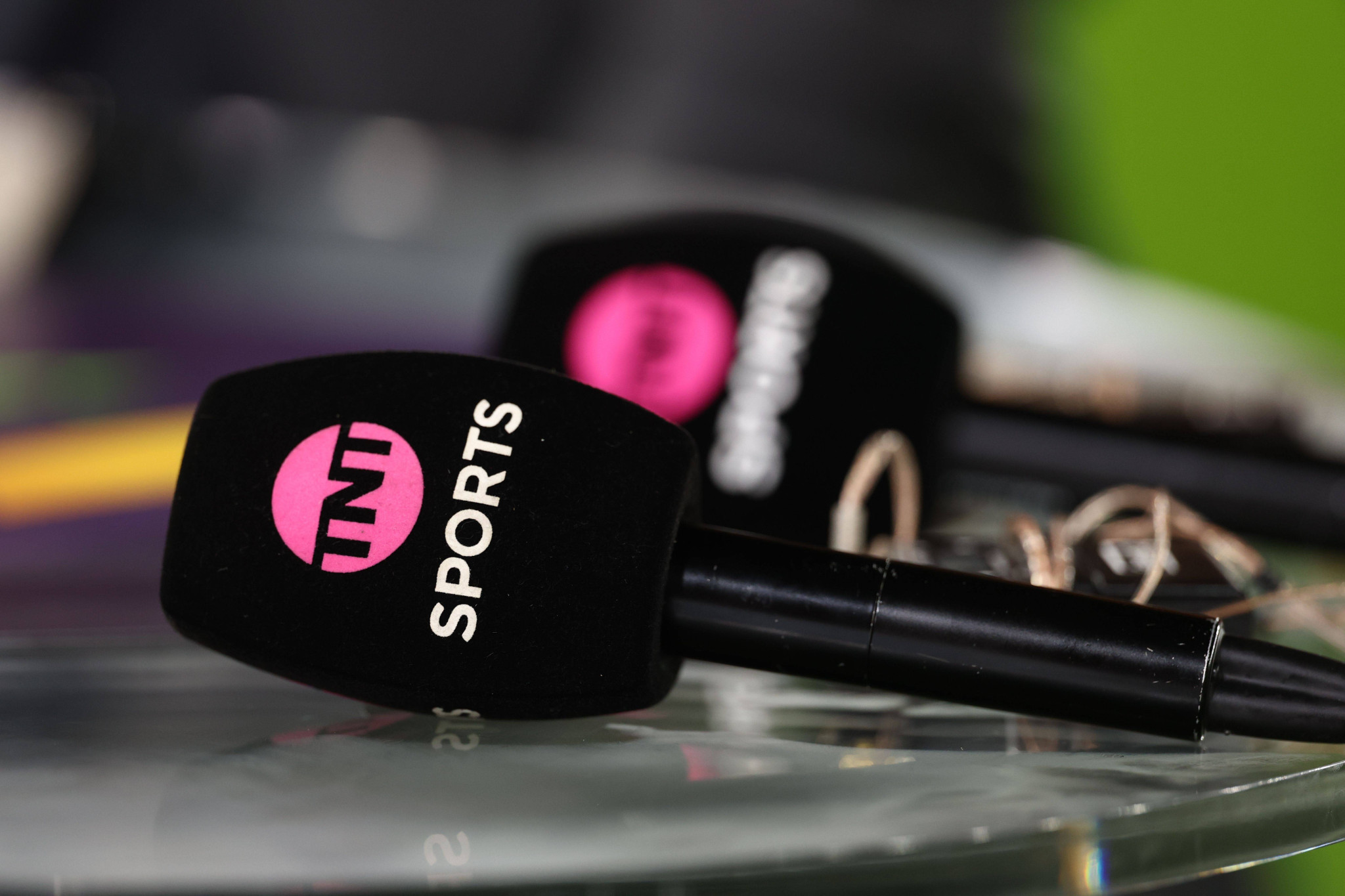 Η Warner Bros απέκτησε τα δικαιώματα μετάδοσης αγώνων των τουρνουά μπάσκετ της FIBA