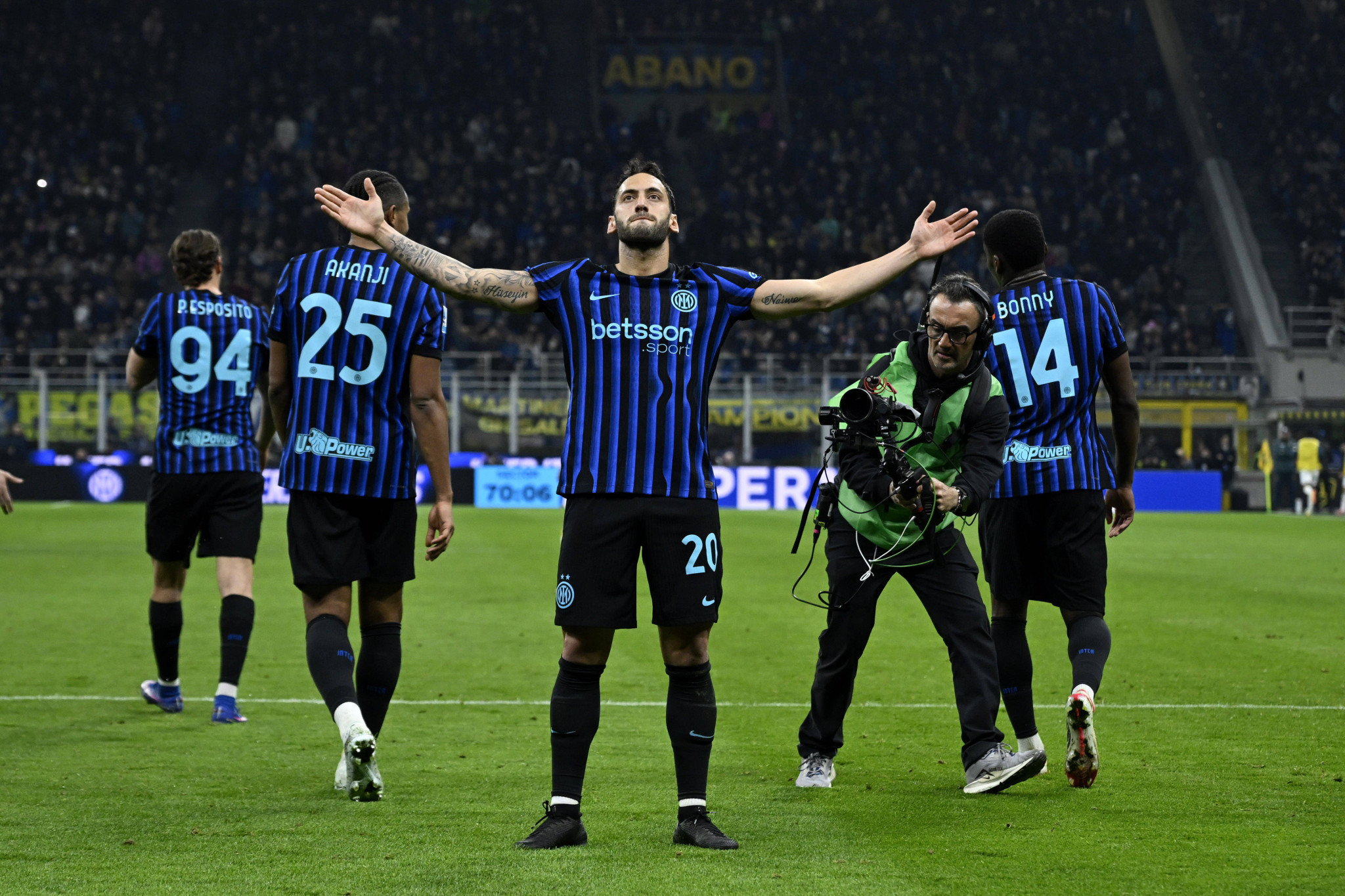 Ακάθεκτη η Ίντερ εντός συνόρων, κέρδισε την Τζένοα και πάει για τίτλο