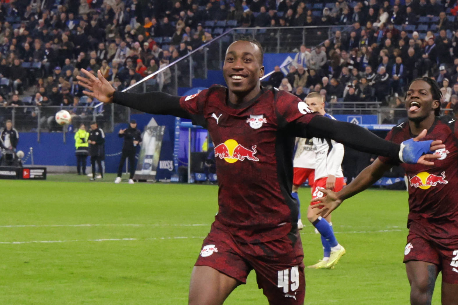 Η Λειψία με ανατροπή πήρε σημαντικό τρίποντο στην έδρα του Αμβούργου