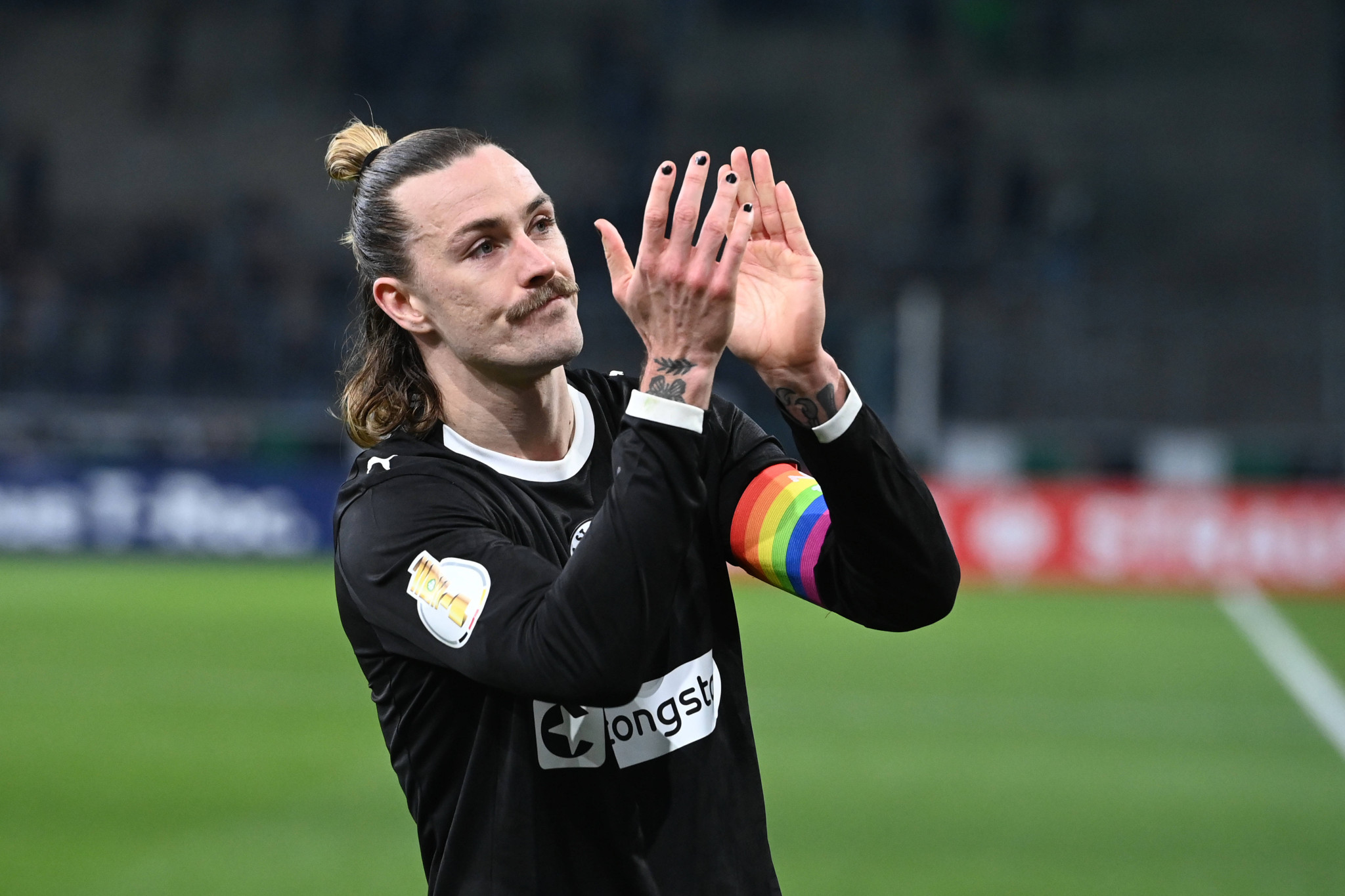 Ακτιβιστής, hipster, ροκάς – Ο Τζάκσον Ίρβαϊν δεν είναι ο ποδοσφαιριστής που έχεις συνηθίσει