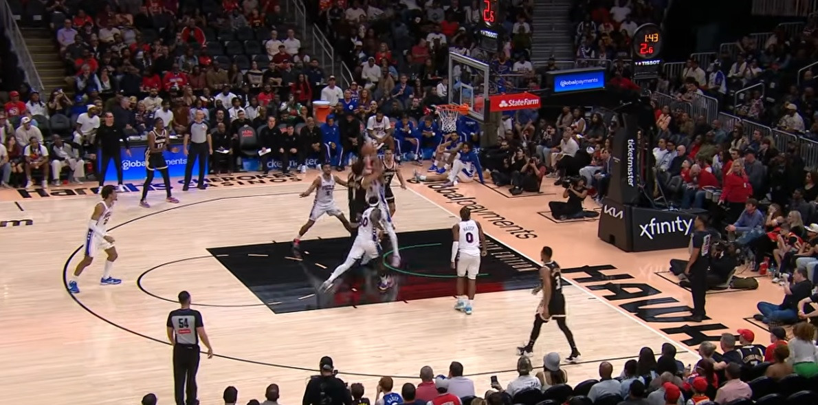 Γεμάτο πτήσεις και ασταμάτητο Τζόνσον το Top-5 του ΝΒΑ (video)