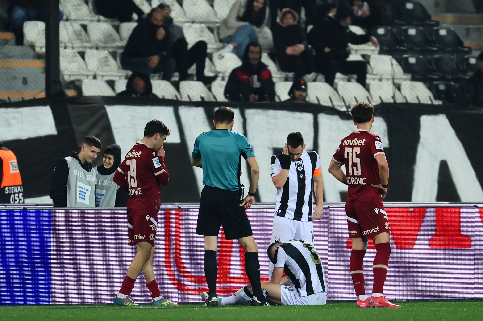 Κάκωση στην ποδοκνημική ο Κένι - Γιατί αντικαταστάθηκε ο Γερεμέγεφ